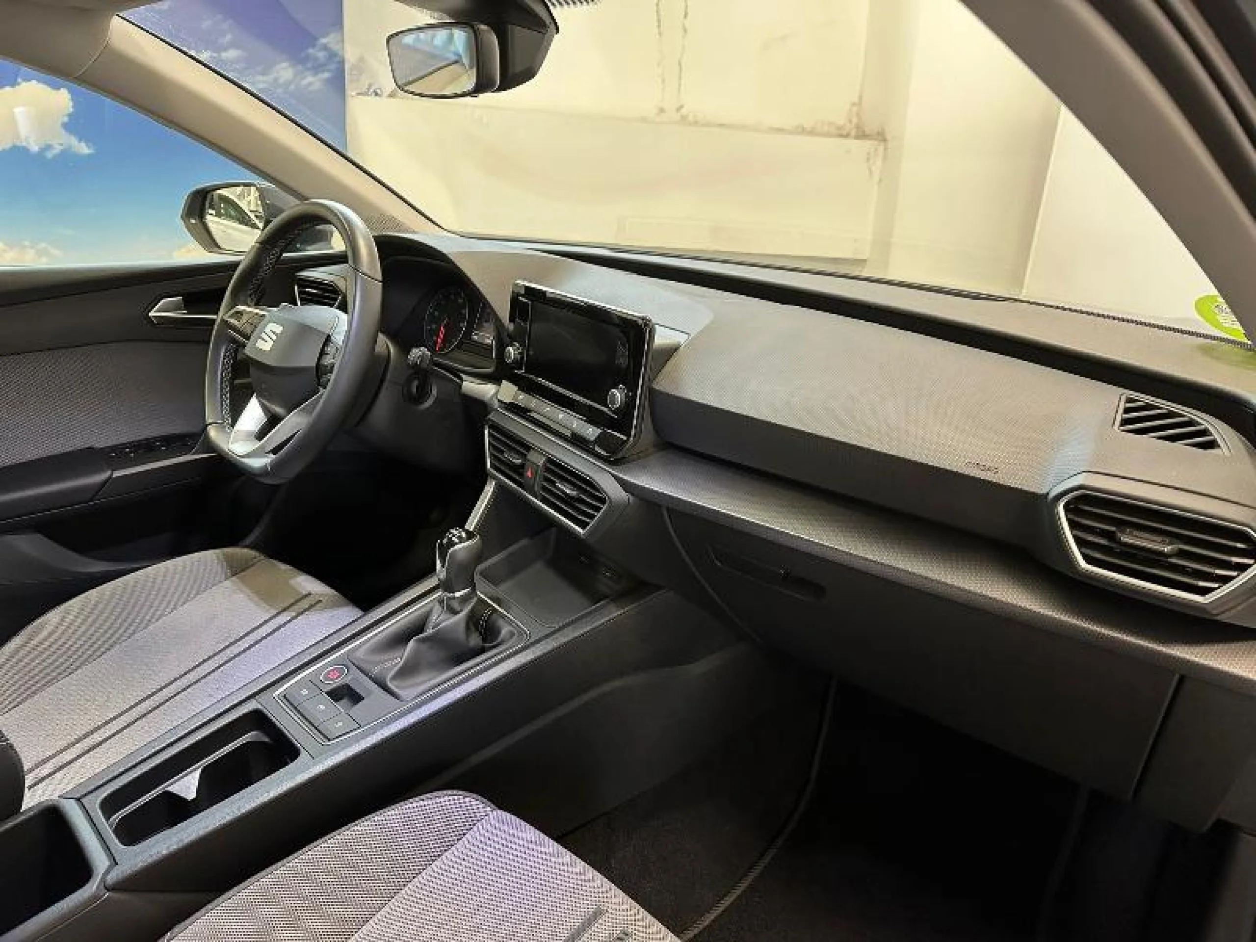 SEAT LEON 1.0 TSI 81KW S&S STYLE - Foto 9