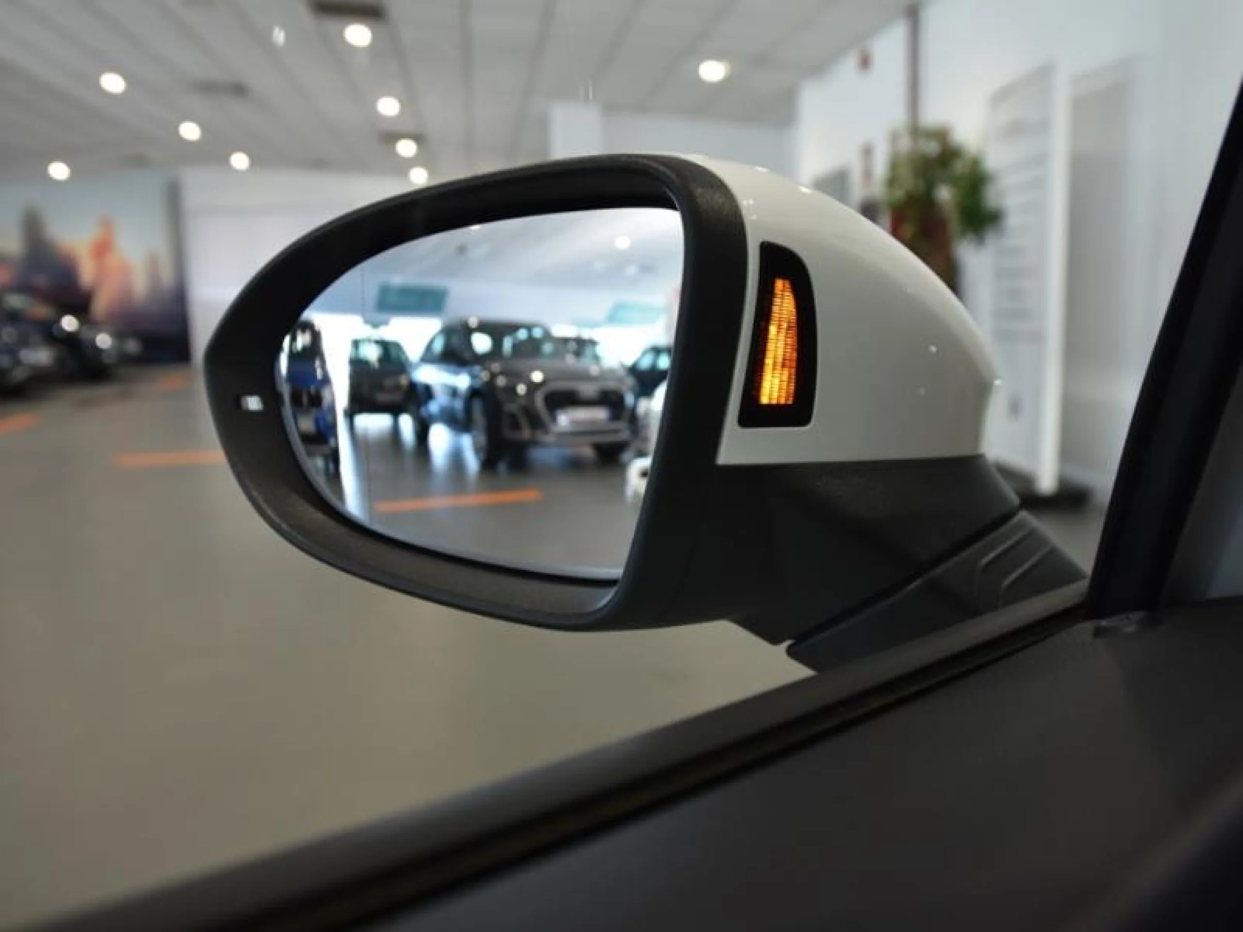 VOLKSWAGEN GOLF R LINE 2.0 TDI 110KW (150CV) DSG VARIANT - Foto 20