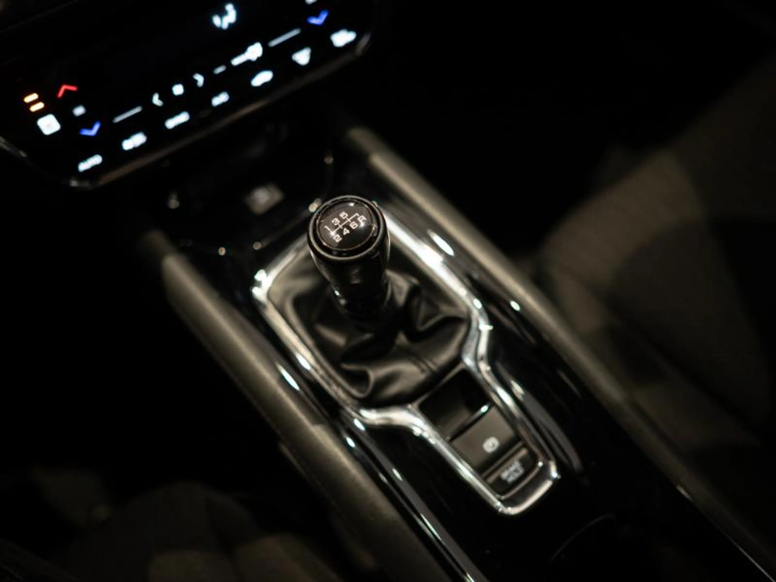 HONDA HR V 1.5 I VTEC COMFORT - Foto 14
