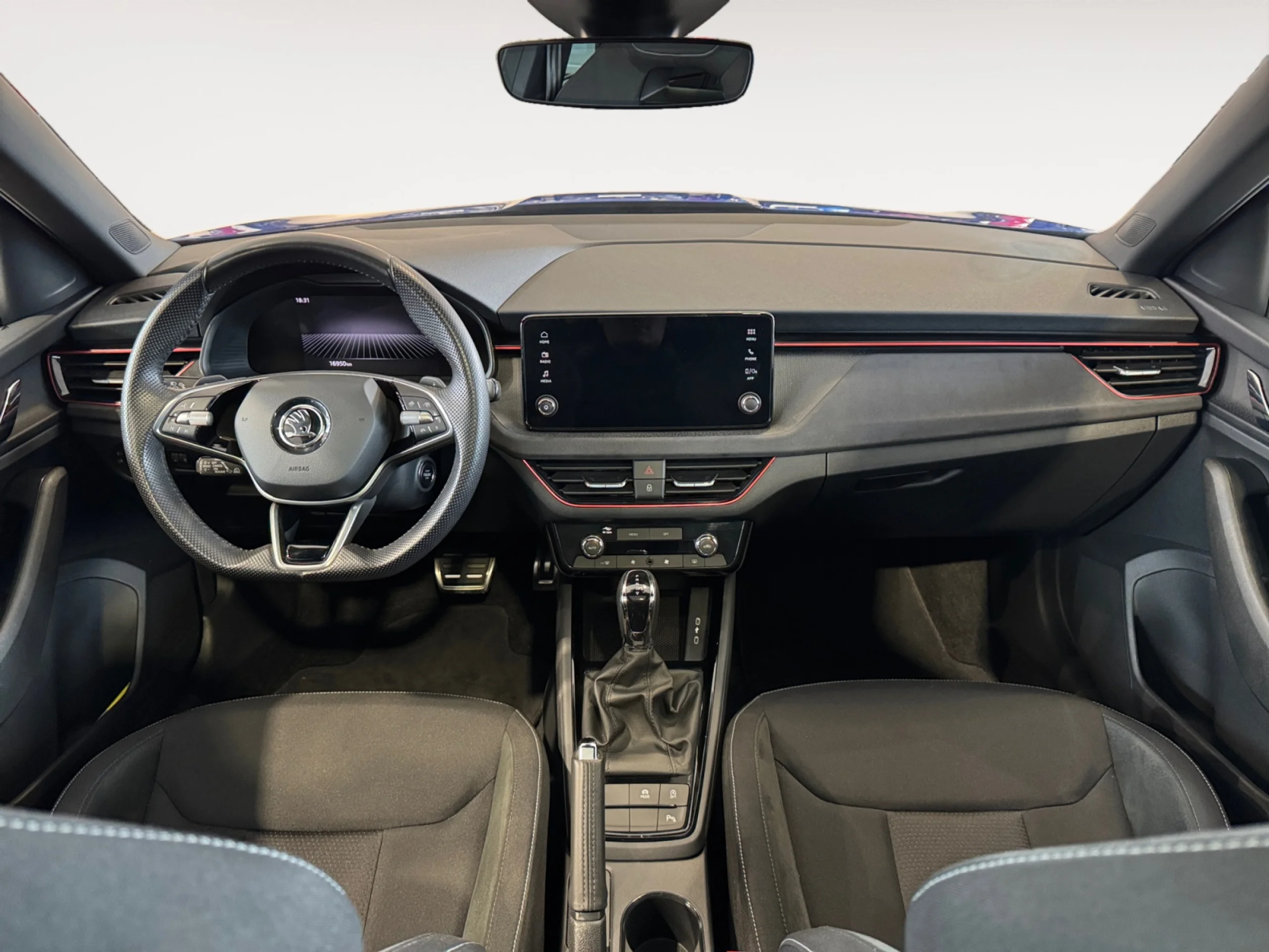 SKODA KAMIQ 1.0 TSI 81KW (115CV) DSG SELECTION - Foto 4