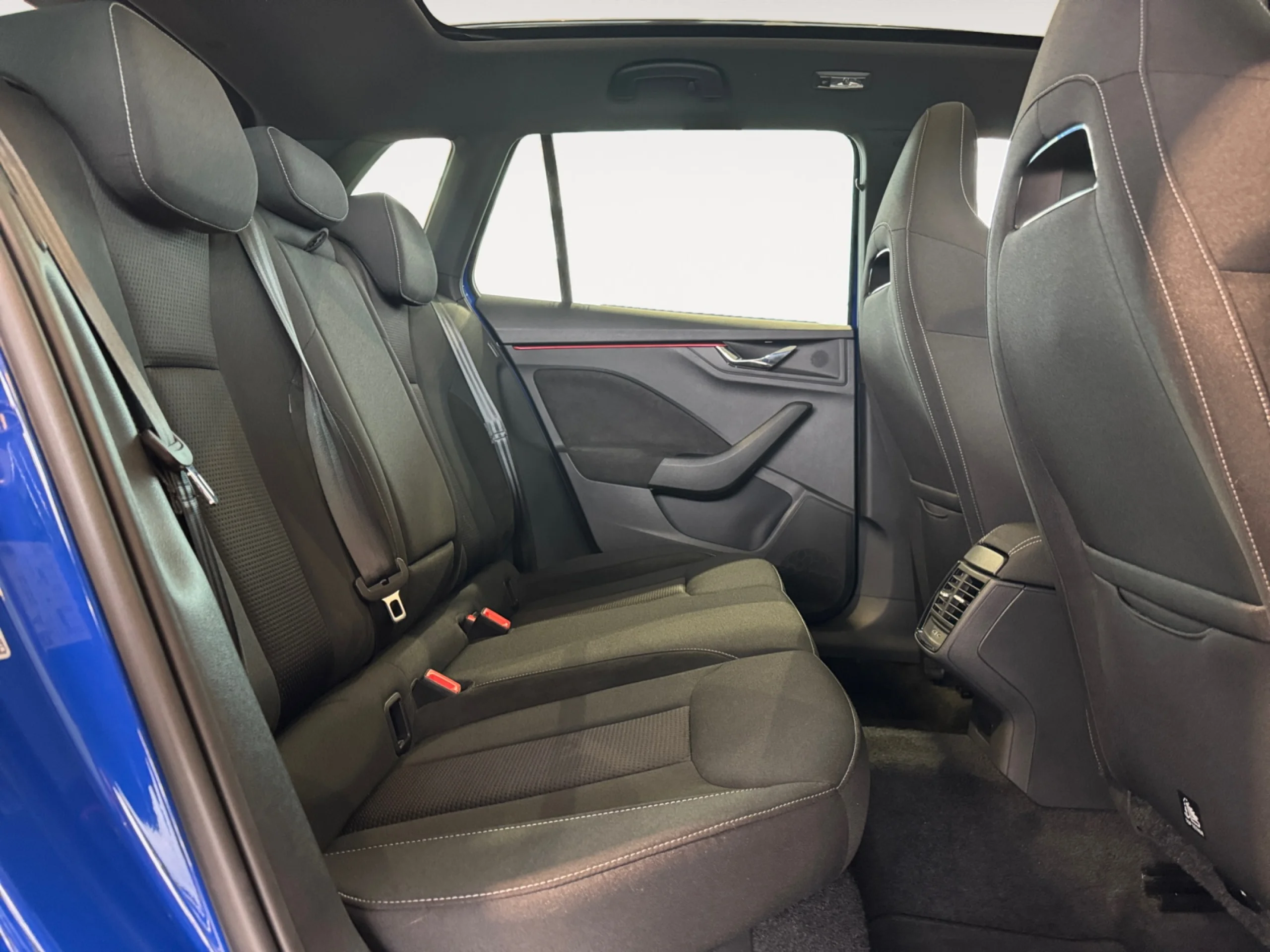 SKODA KAMIQ 1.0 TSI 81KW (115CV) DSG SELECTION - Foto 6