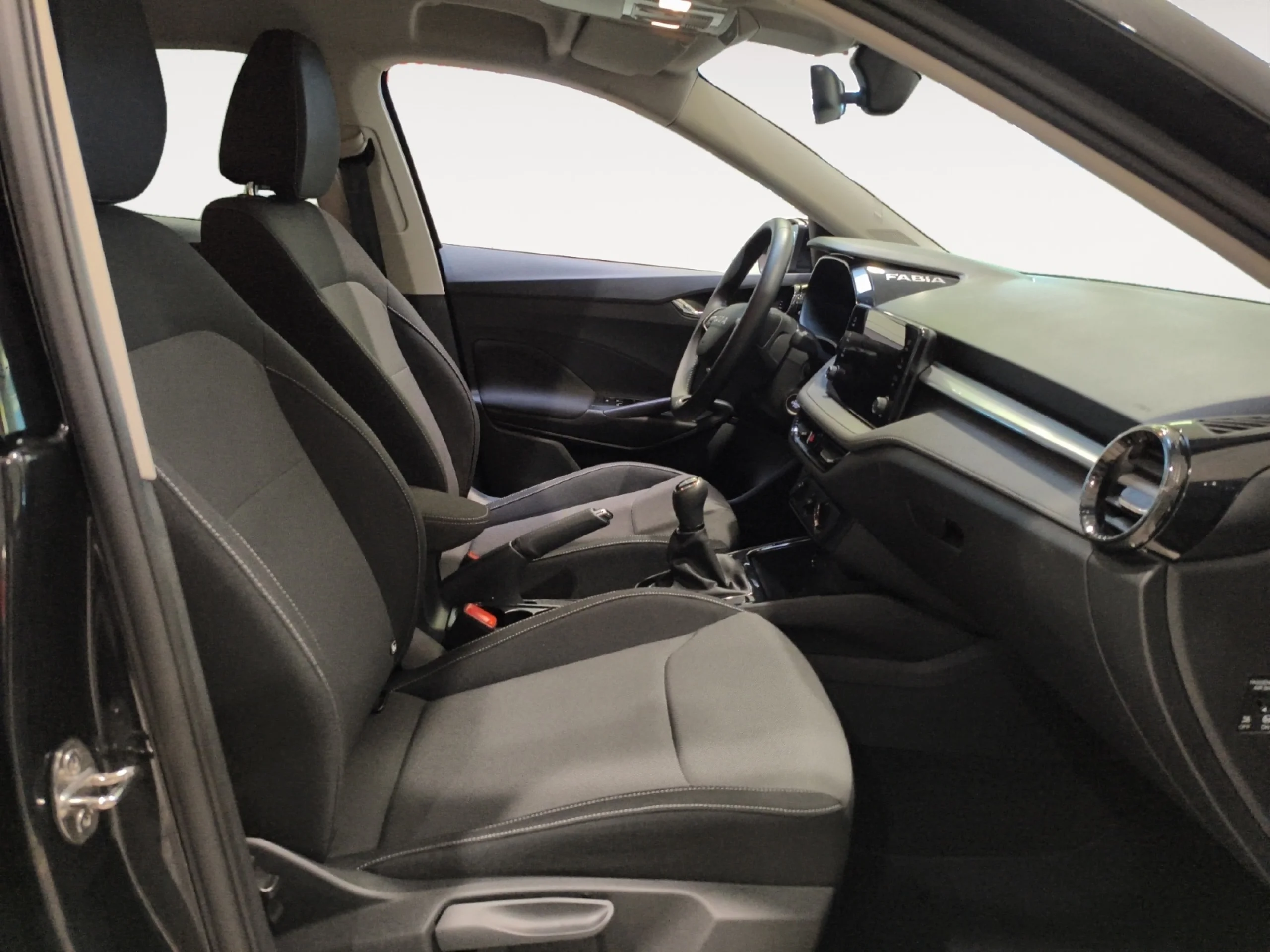 SKODA FABIA 1.0 TSI 70KW (95CV) DESIGN - Foto 5