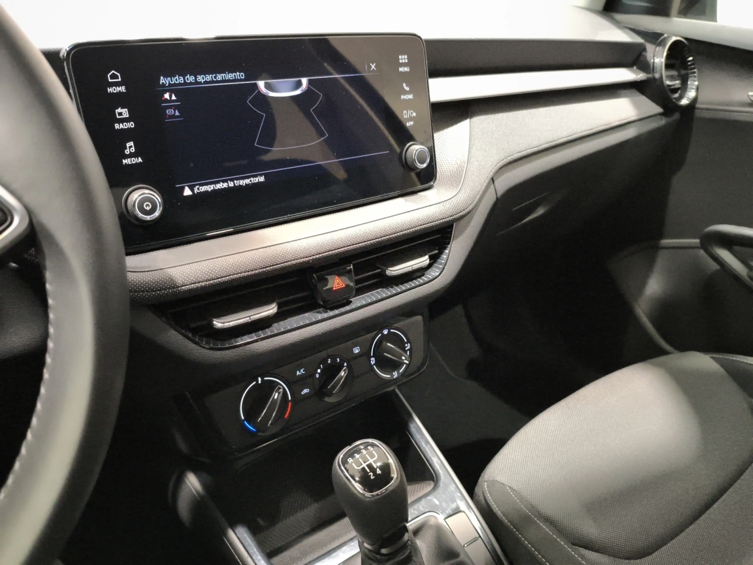 SKODA FABIA 1.0 TSI 70KW (95CV) DESIGN - Foto 9