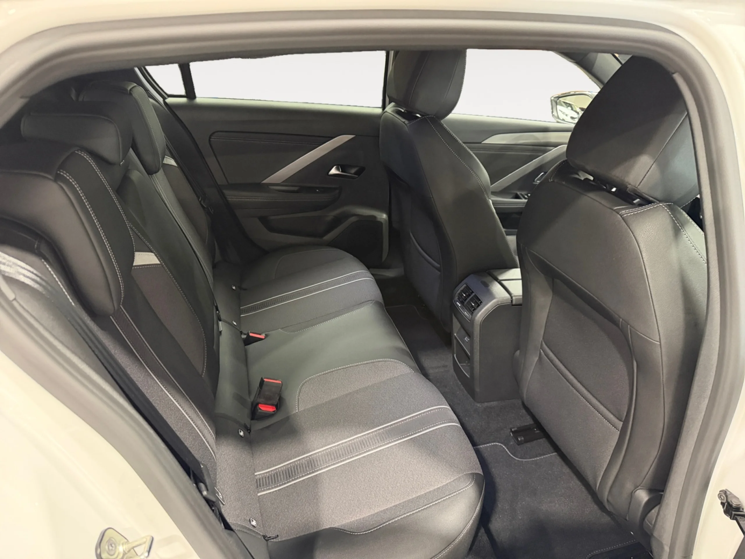 OPEL ASTRA 1.2T XHT 96KW (130CV) GS - Foto 6