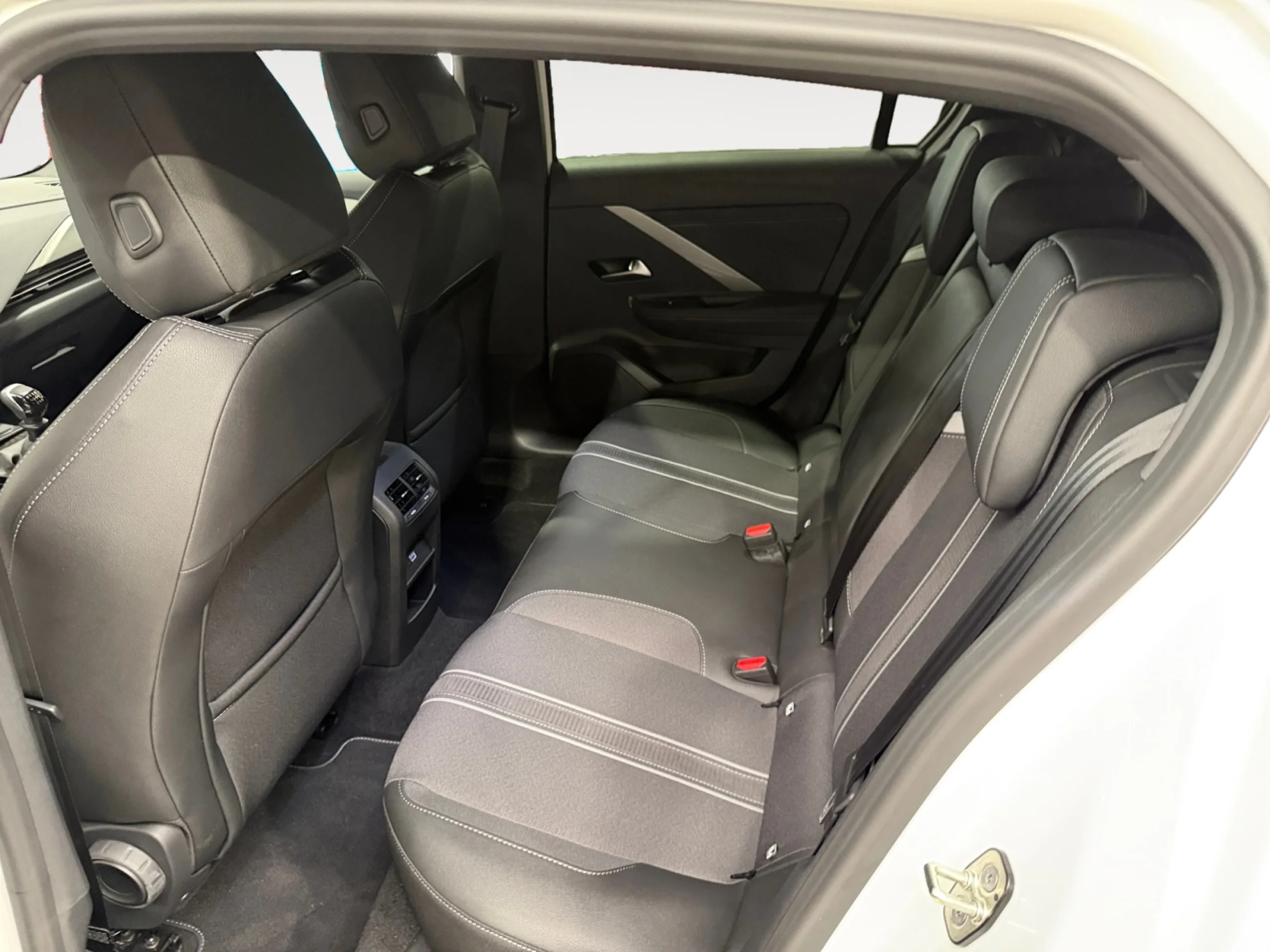 OPEL ASTRA 1.2T XHT 96KW (130CV) GS - Foto 24