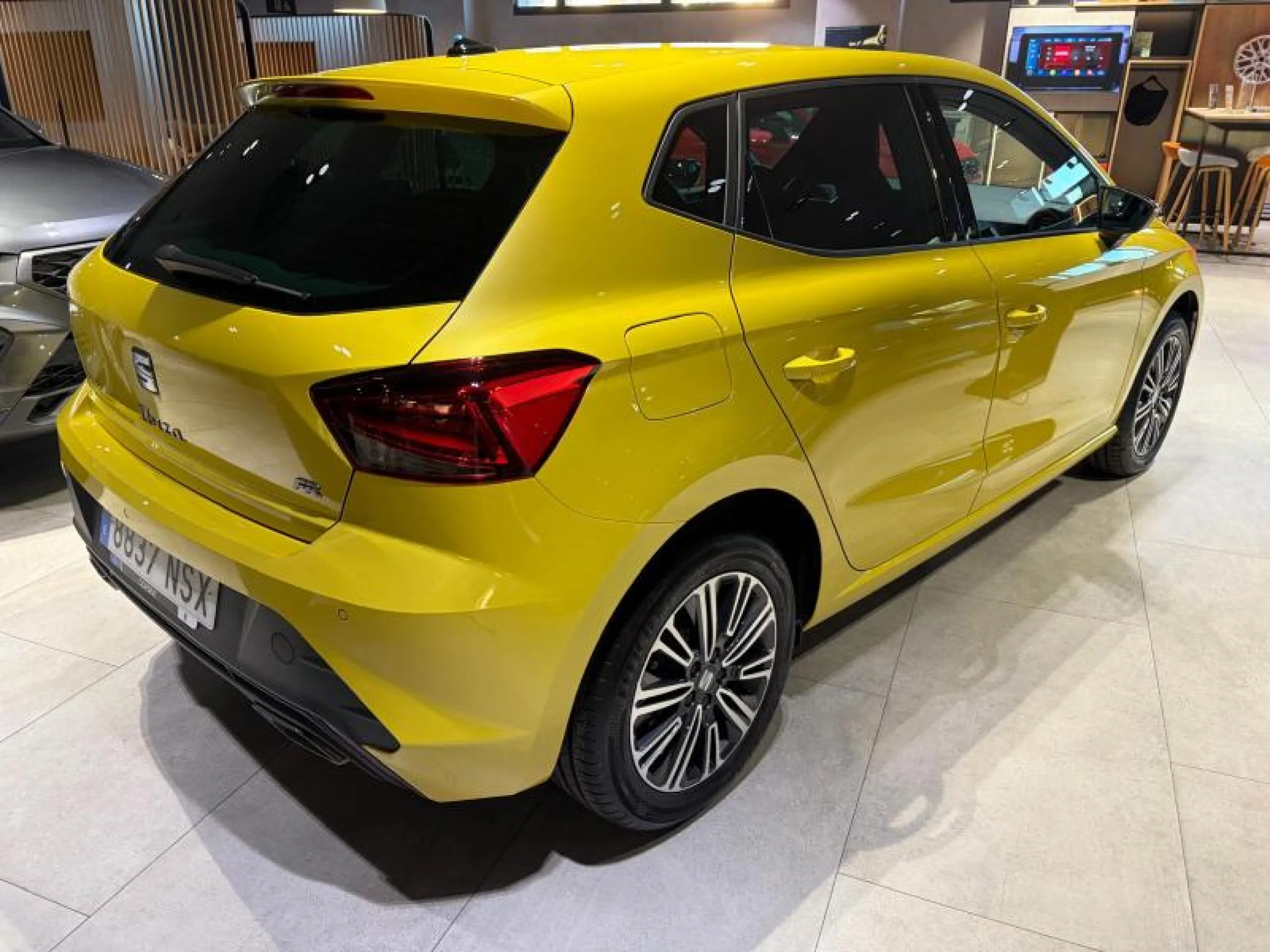 SEAT IBIZA 1.0 TSI 85KW (115CV) START&STOP FR+SOUND - Foto 4