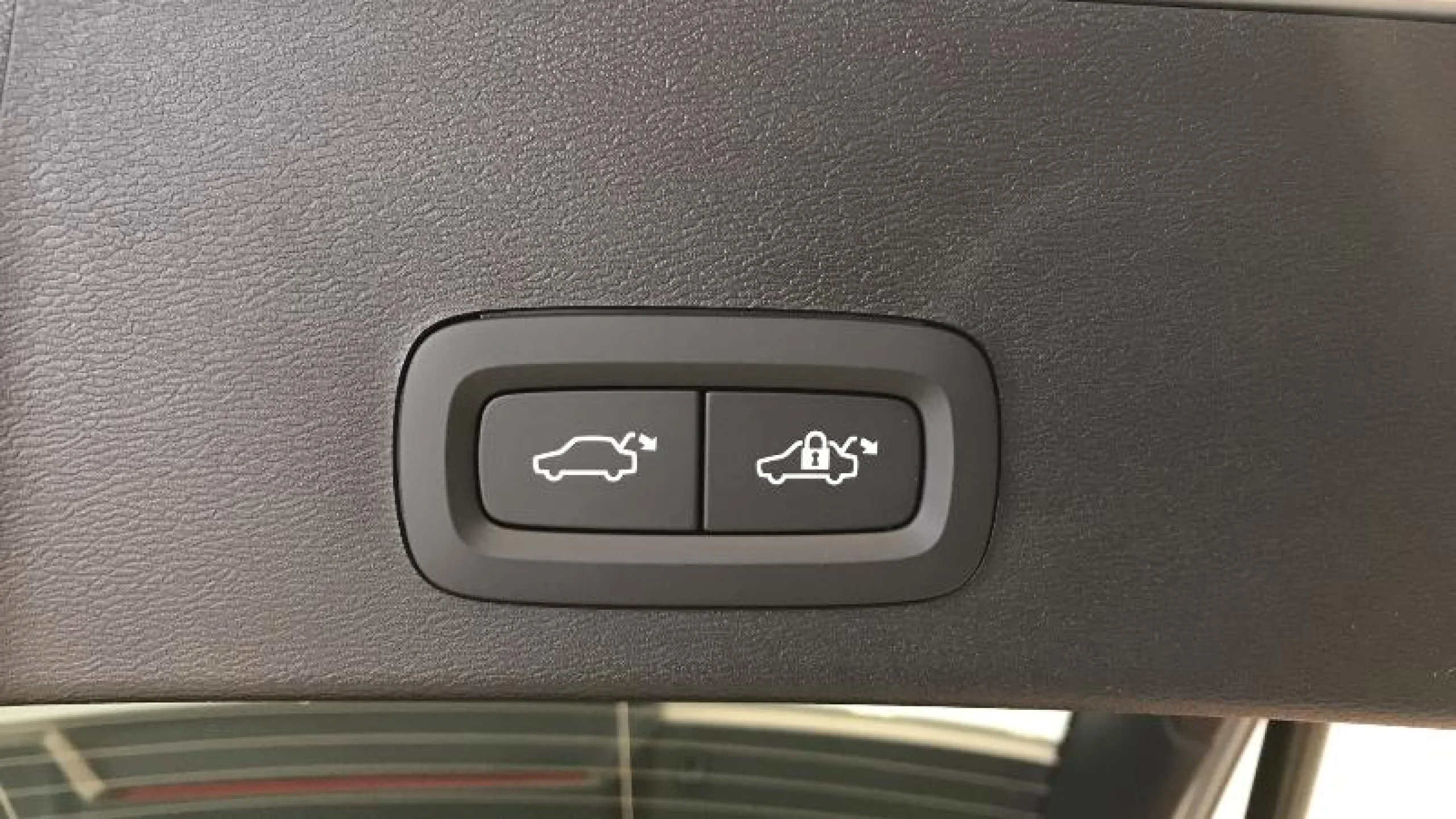VOLVO XC40 2.0 B3 G CORE AUTO - Foto 21
