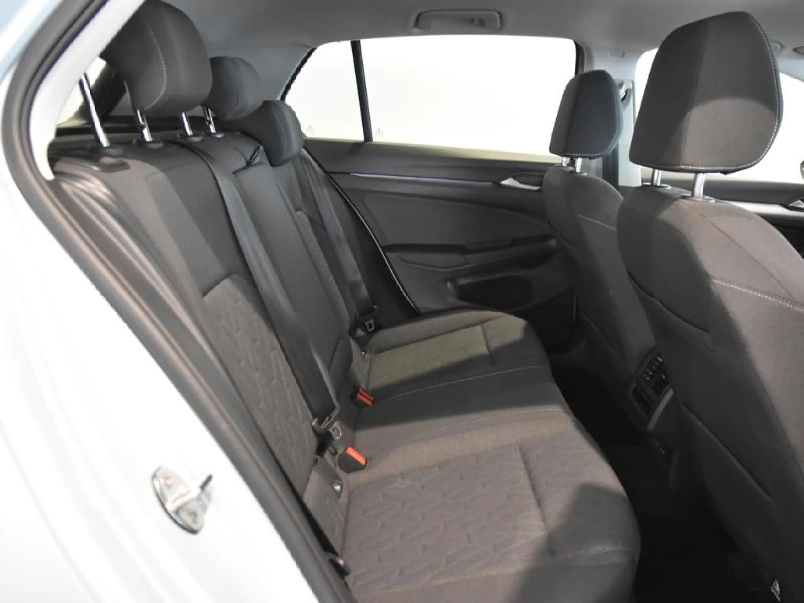 VOLKSWAGEN GOLF ··MÁS·· 1.5 TSI 85KW (115CV) - Foto 4