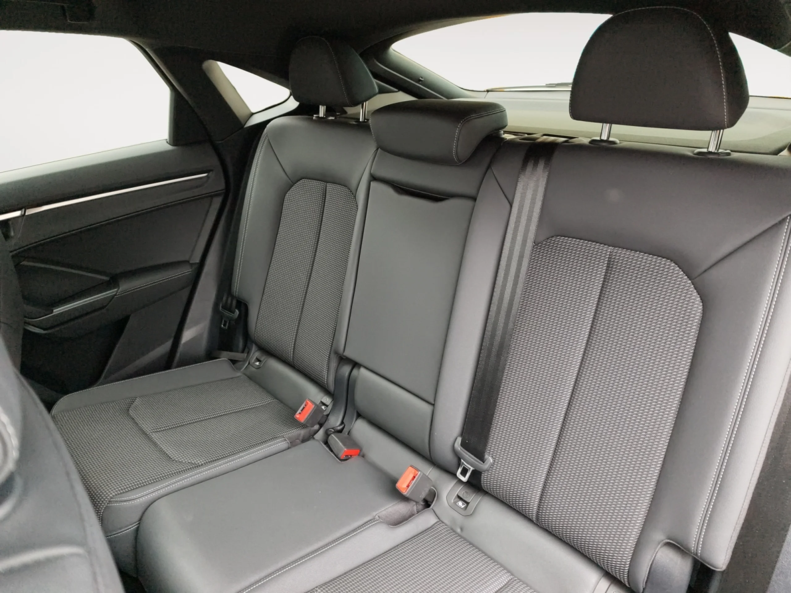 AUDI Q3 SPORTBACK 35 TDI 110KW (150CV) - Foto 6