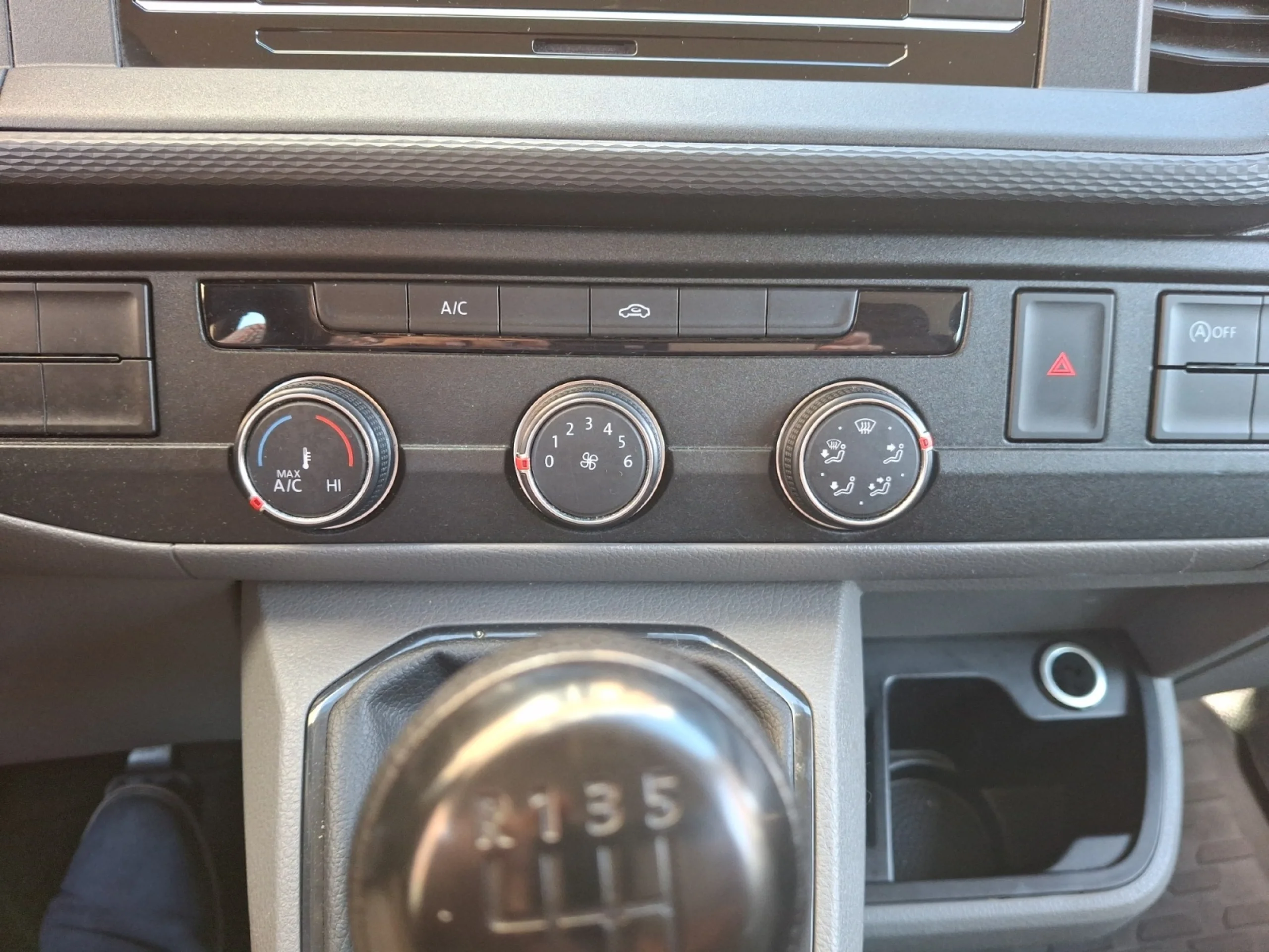 VW COMERCIALES Transporter TRANSPORTER 6.1 FURGSN BATALLA LARGA 2.0 TDI 110 KW (150 CV) 6 VEL. 2.800 - Foto 17