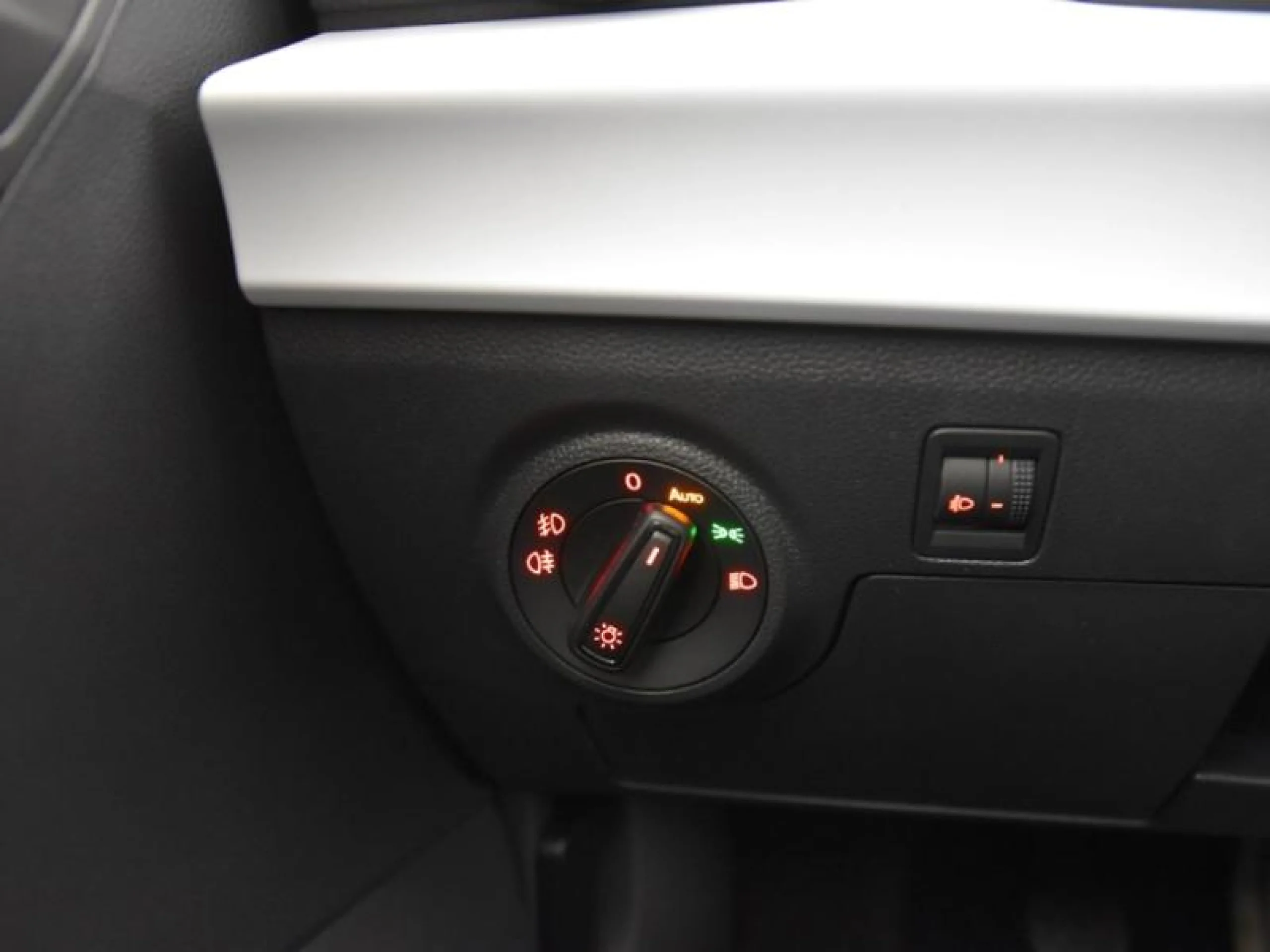 SEAT IBIZA 1.0 MPI 59KW (80CV) REFERENCE XL - Foto 18