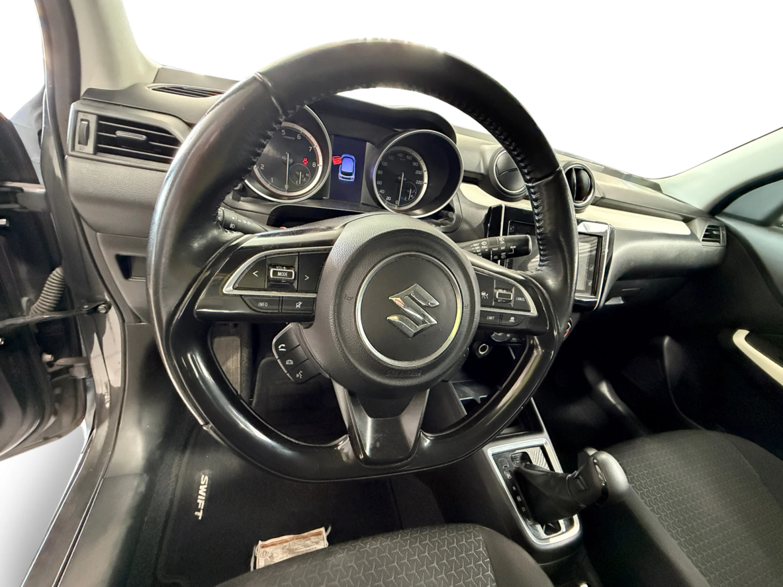Suzuki SWIFT 1.2 GLE MILD HYBRID - Foto 9