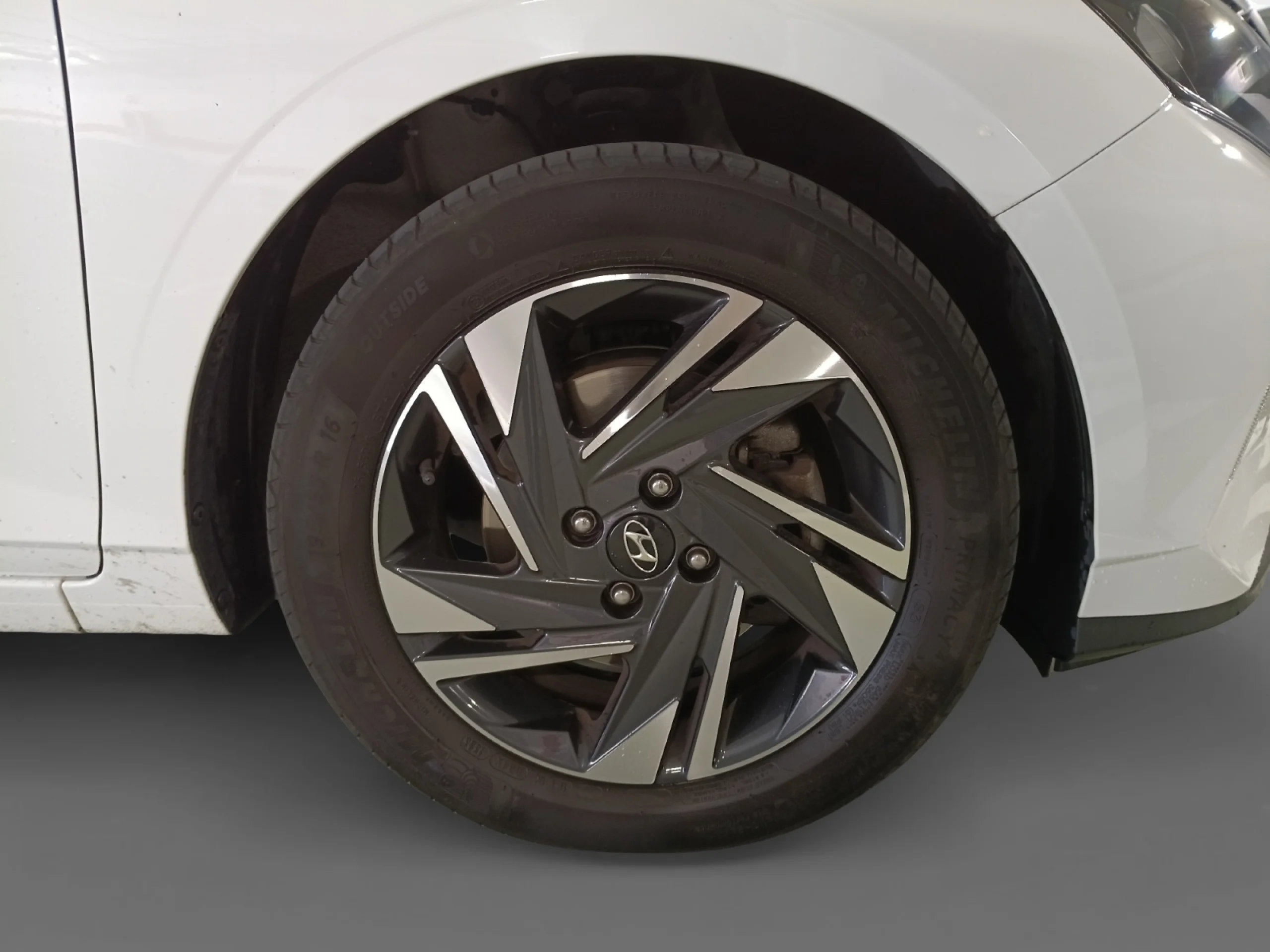 HYUNDAI I20 1.0 TGDI 74KW (100CV) 48V KLASS - Foto 8