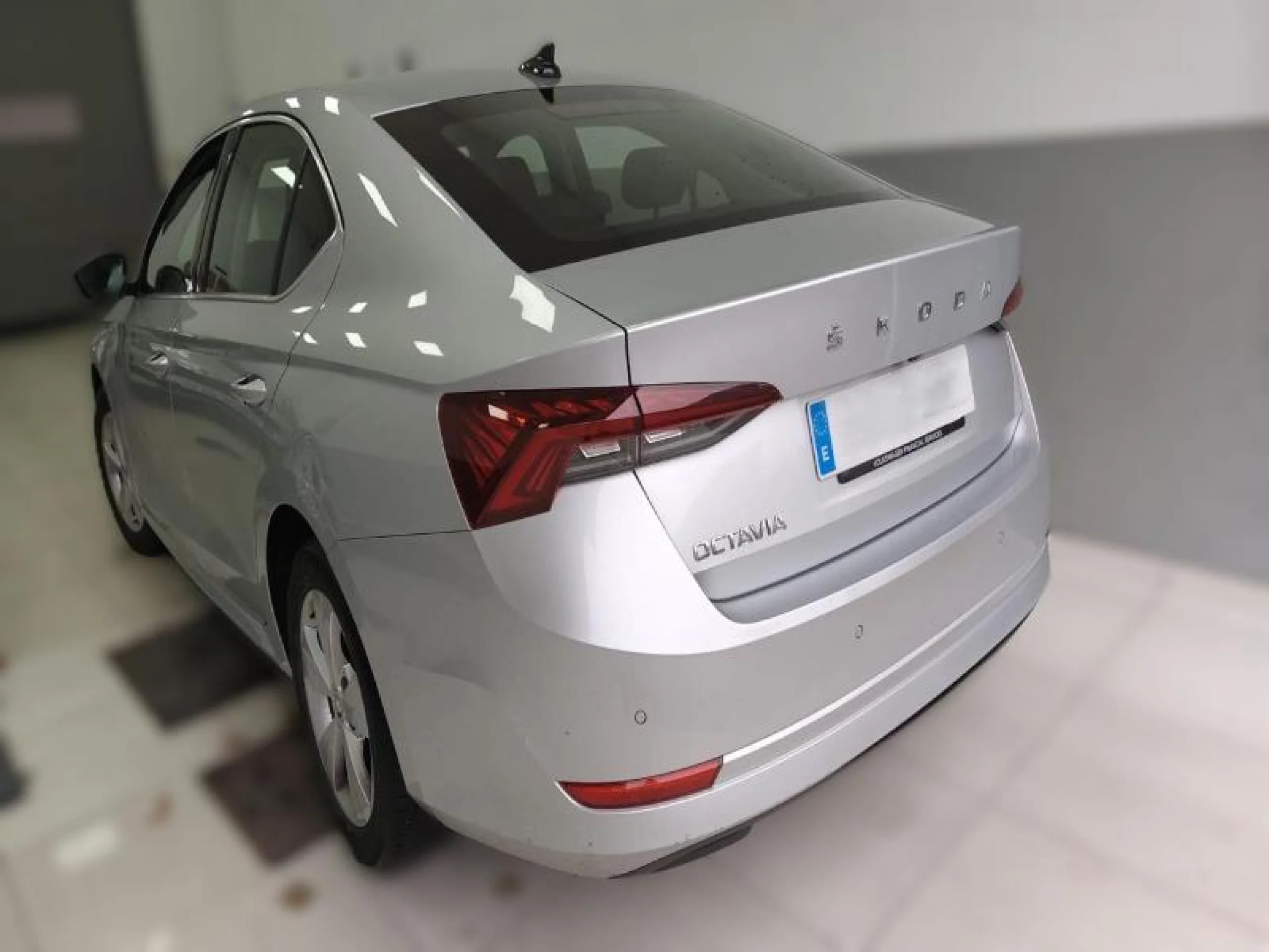 SKODA OCTAVIA 2.0 TDI 110KW (150 CV) DSG AMBITION - Foto 4