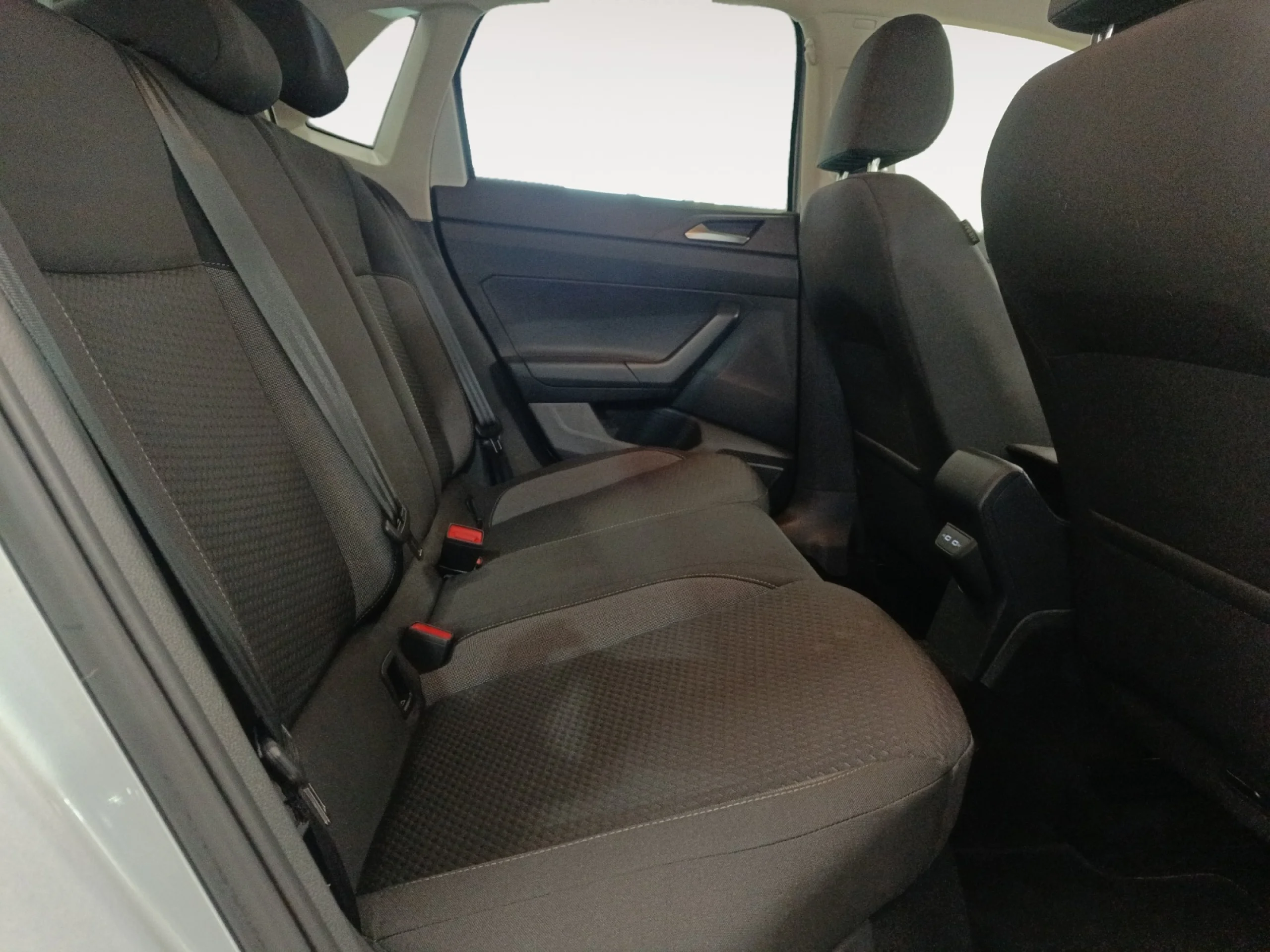 VOLKSWAGEN POLO POLO M S 1.0 TSI 70 KW (95 CV)  AUTOM TICO DSG 7 VEL. - Foto 6