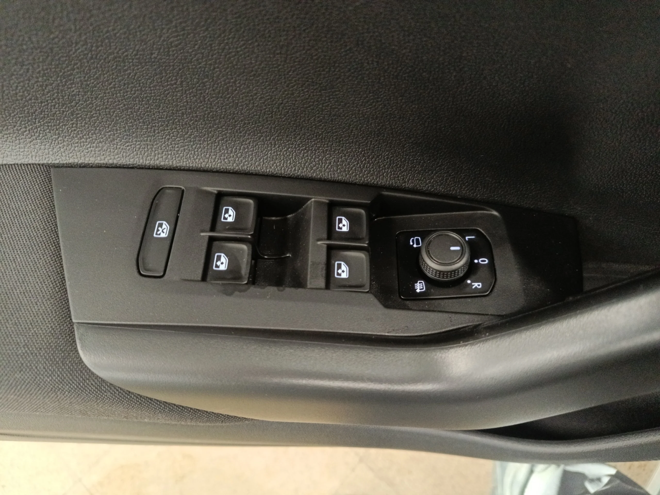 VOLKSWAGEN POLO POLO M S 1.0 TSI 70 KW (95 CV)  AUTOM TICO DSG 7 VEL. - Foto 13