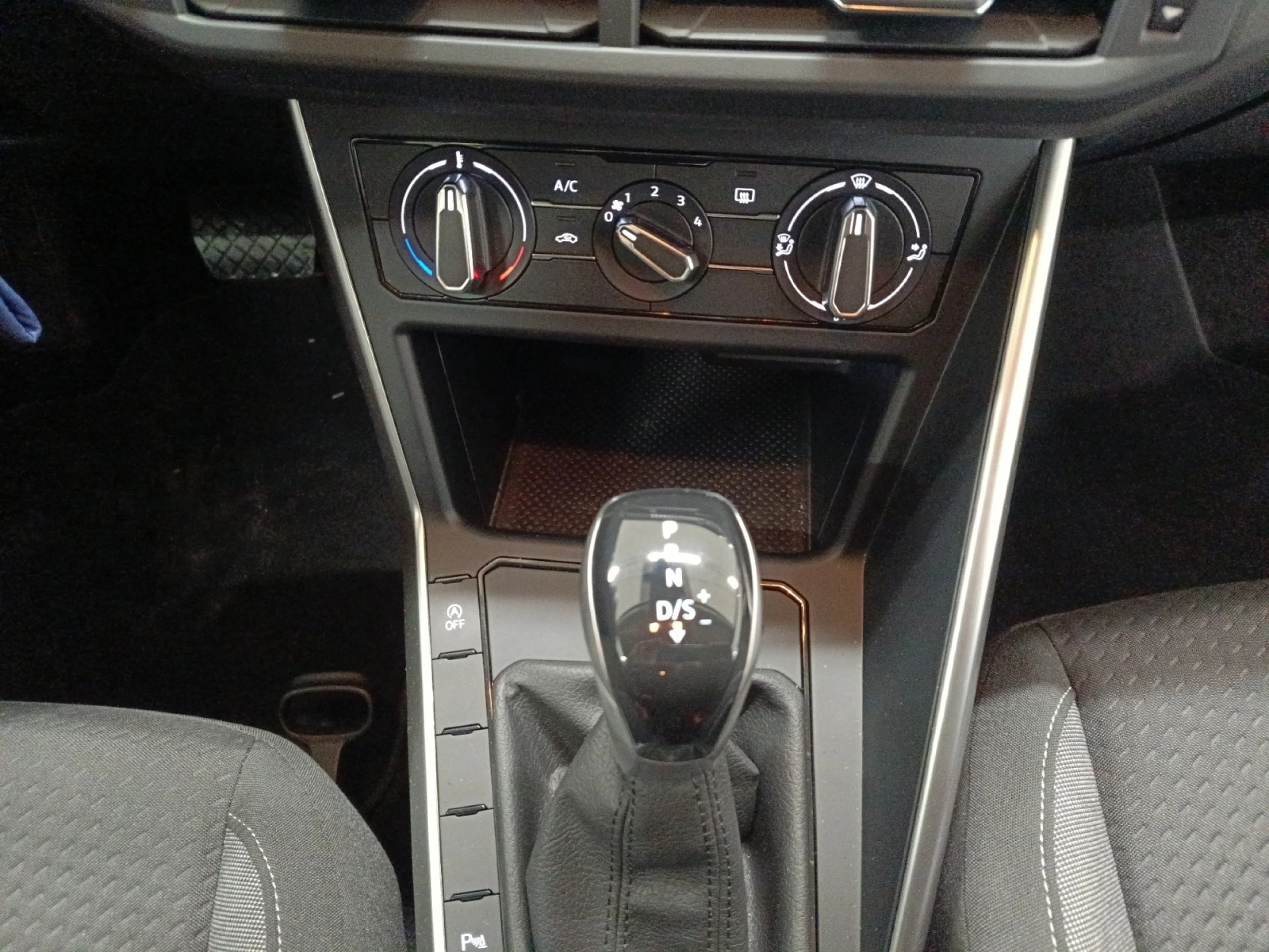 VOLKSWAGEN POLO POLO M S 1.0 TSI 70 KW (95 CV)  AUTOM TICO DSG 7 VEL. - Foto 19