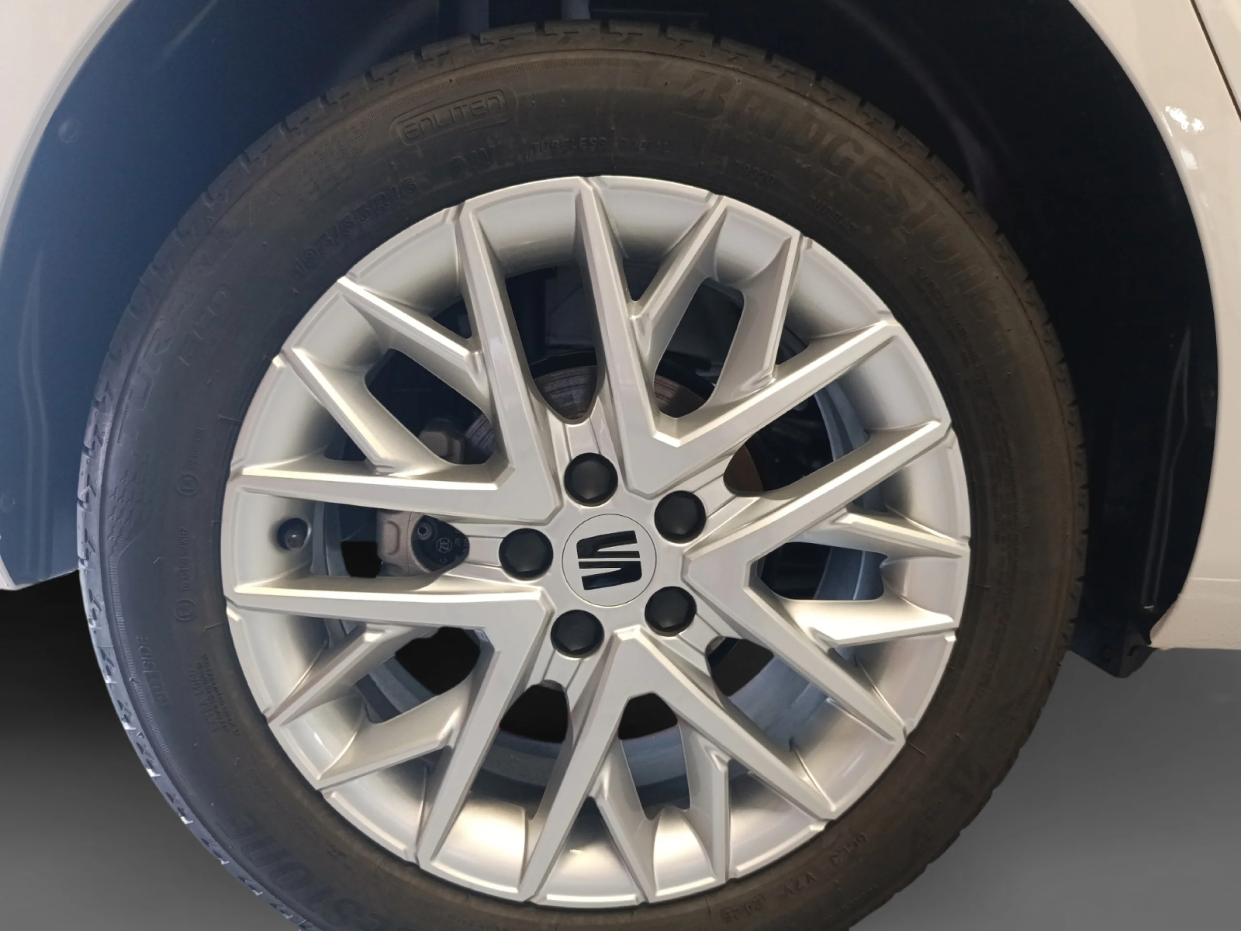 SEAT IBIZA 1.0 TSI 85KW (115CV) SPECIAL EDITION - Foto 9