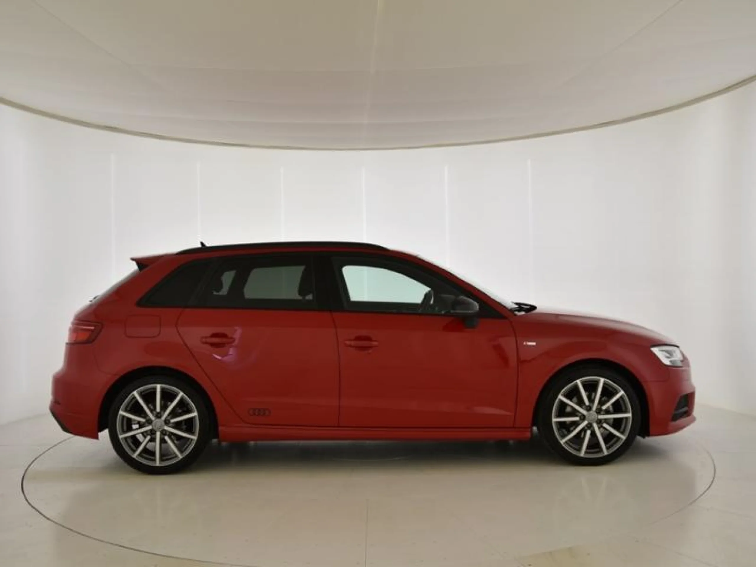 AUDI A3 SPORTBACK BLACK LINE 35 TFSI 110KW - Foto 3