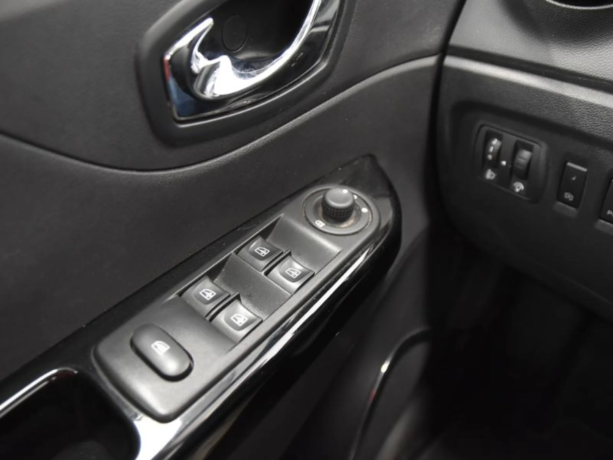 RENAULT CAPTUR INTENS ENERGY DCI 90 ECO2 EURO 6 - Foto 21