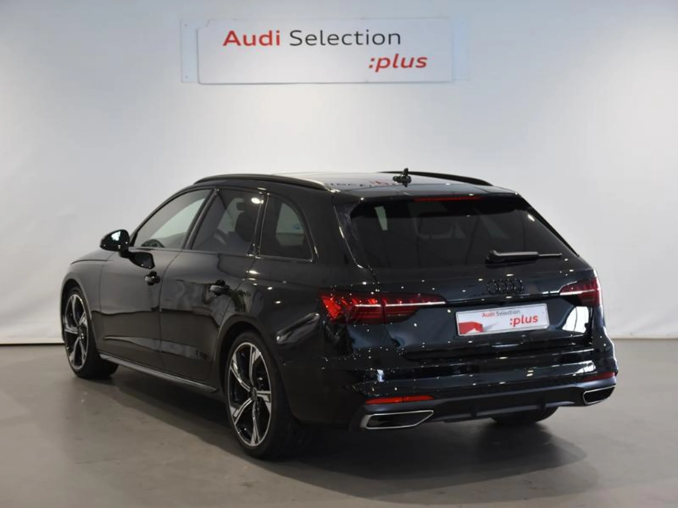 AUDI A4 AVANT BLACK LINE 35 TFSI 110KW S TRONIC - Foto 2