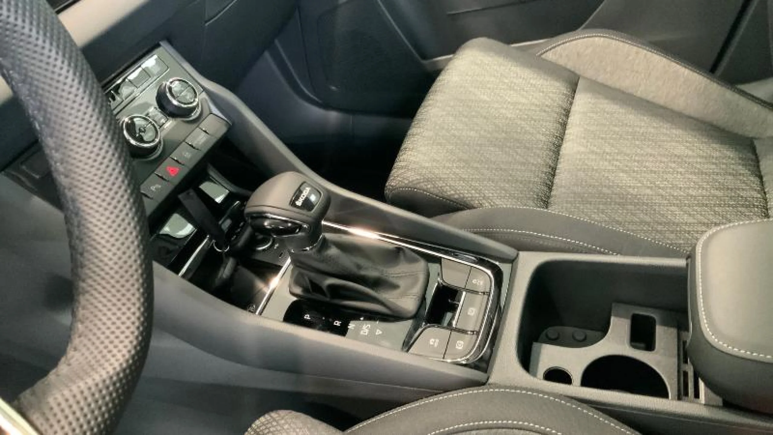 SKODA KAROQ 2.0 TDI 110KW (150CV) DSG 4X4 STYLE - Foto 17