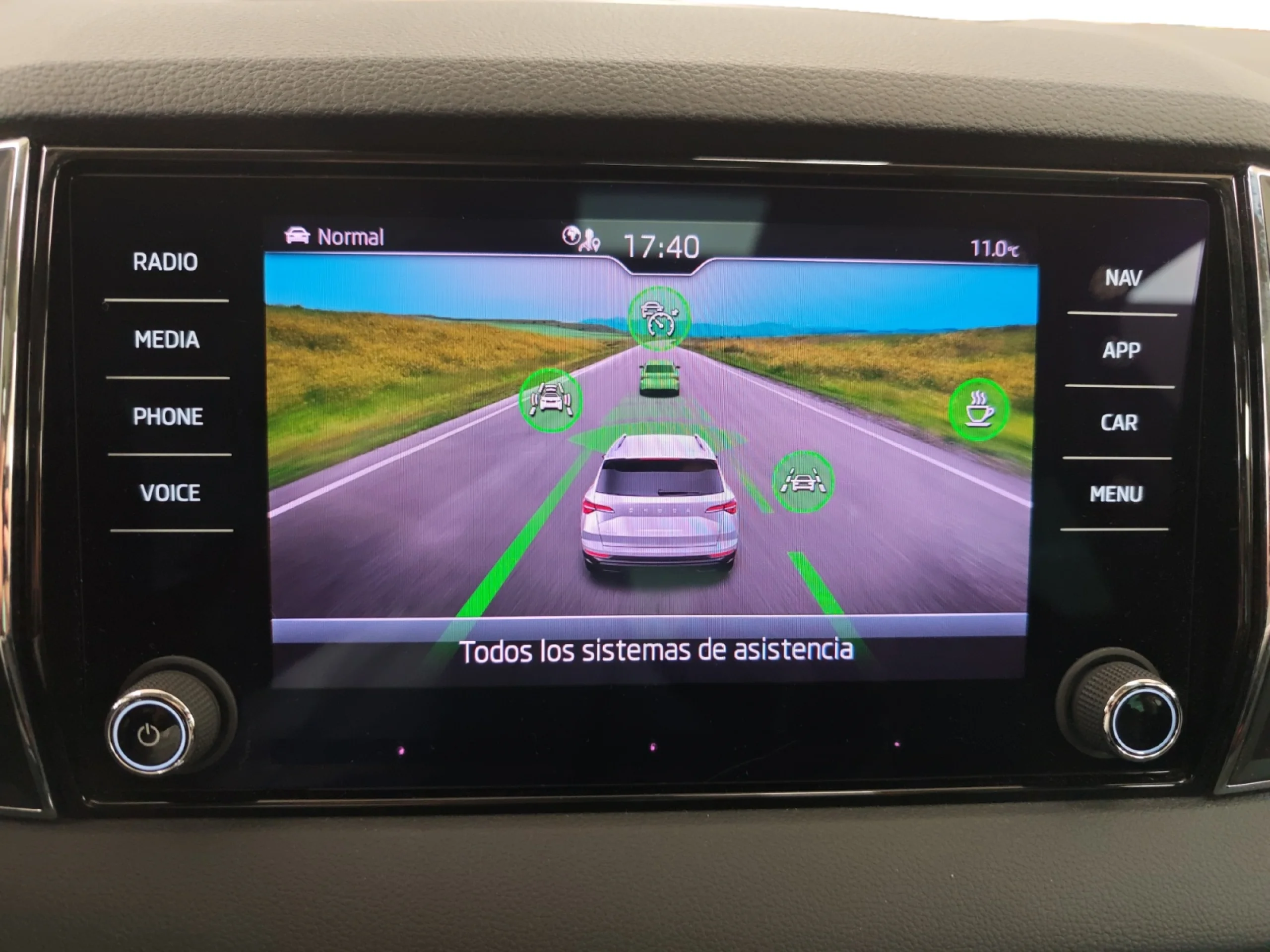 SKODA KAROQ 2.0 TDI 110KW (150CV) DSG 4X4 STYLE - Foto 9