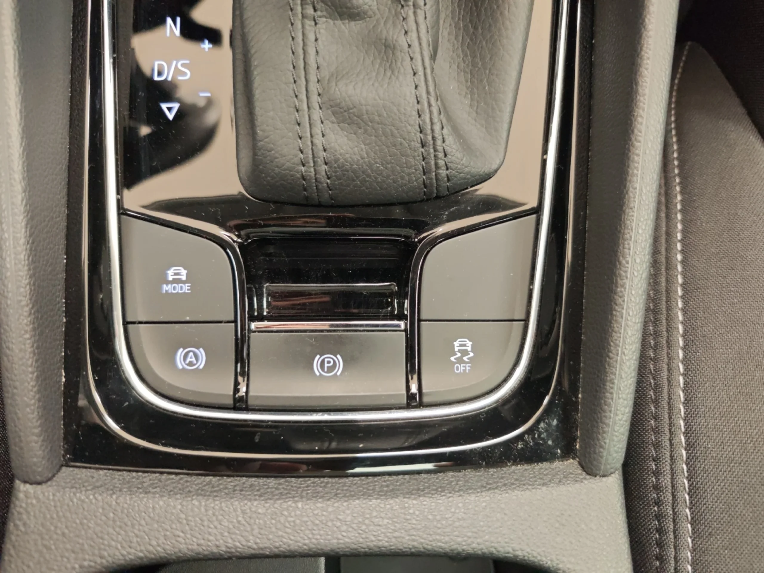 SKODA KAROQ 2.0 TDI 110KW (150CV) DSG 4X4 STYLE - Foto 12