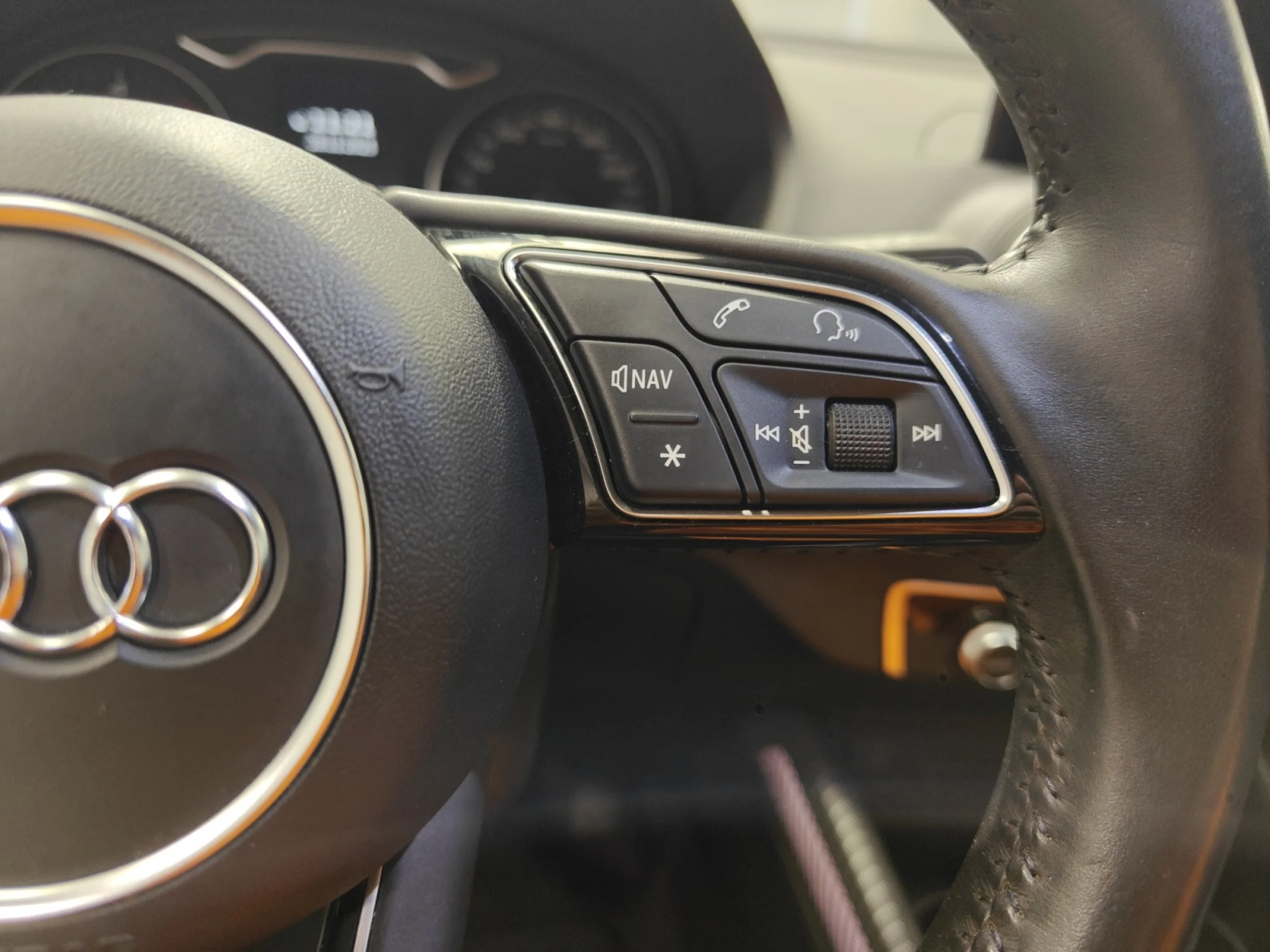 AUDI Q2 DESIGN 30 TDI 85KW (116CV) S TRONIC - Foto 10