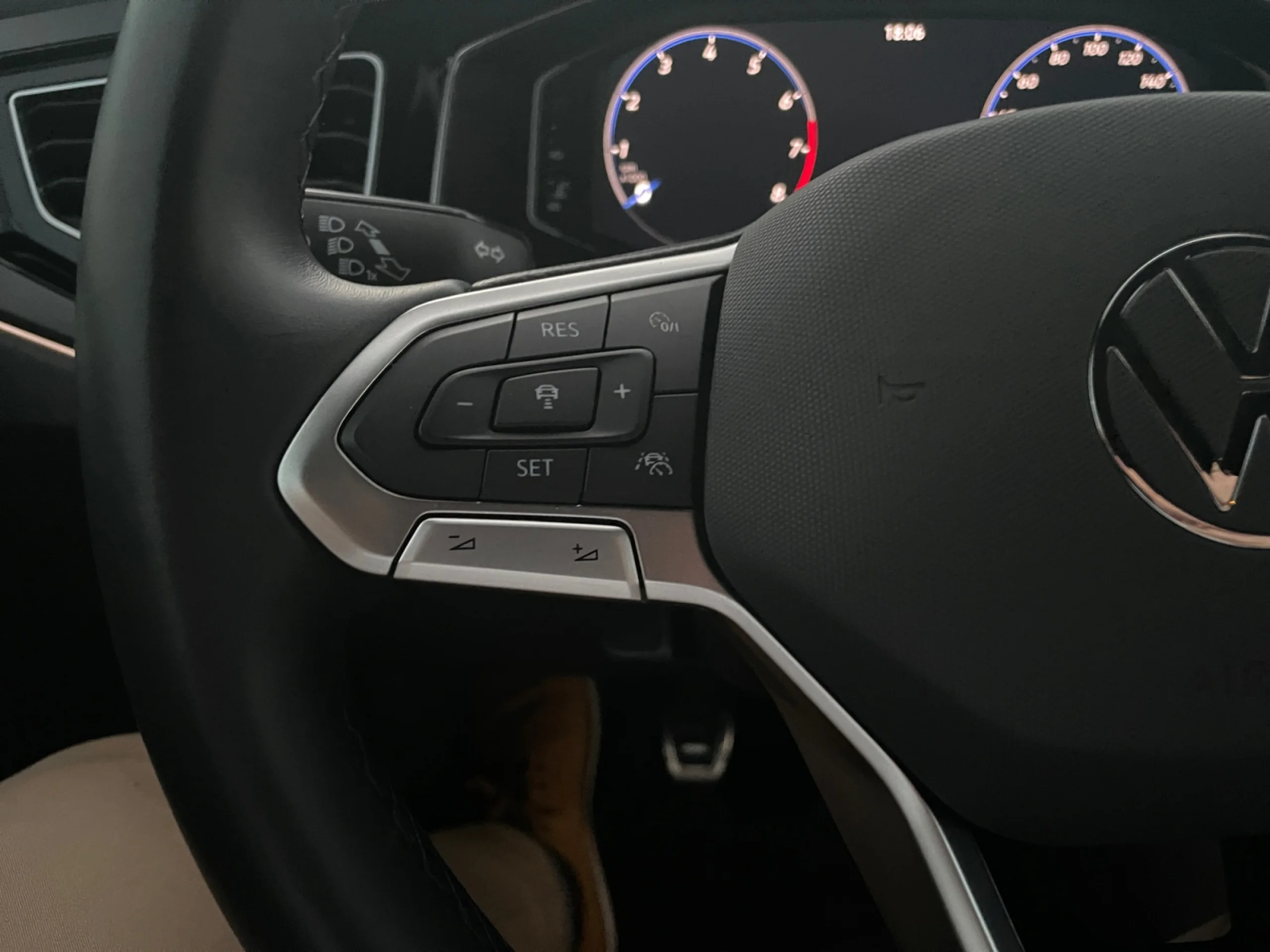 VOLKSWAGEN TAIGO R LINE 1.0 TSI 81KW (110CV) - Foto 11