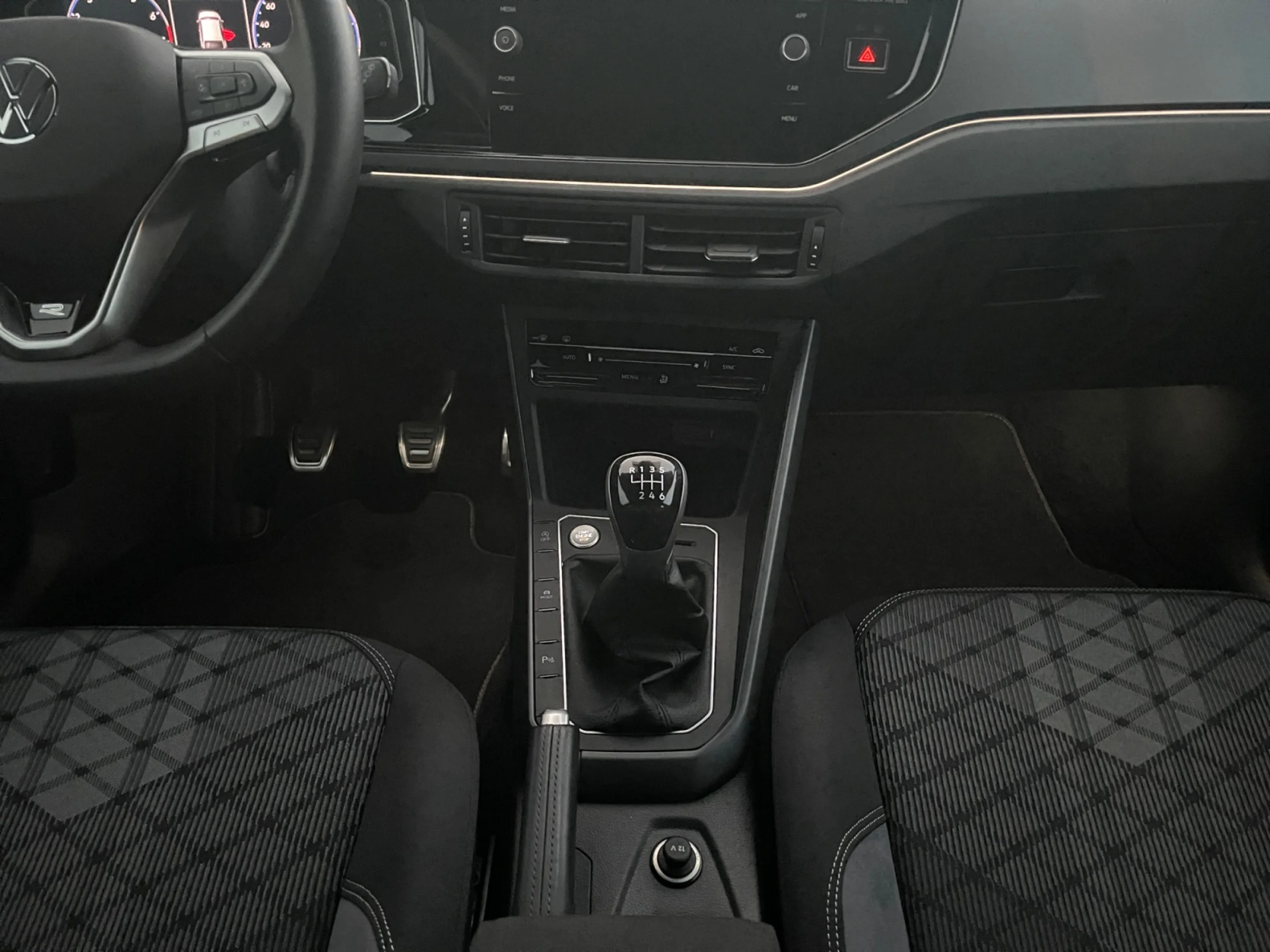 VOLKSWAGEN TAIGO R LINE 1.0 TSI 81KW (110CV) - Foto 14