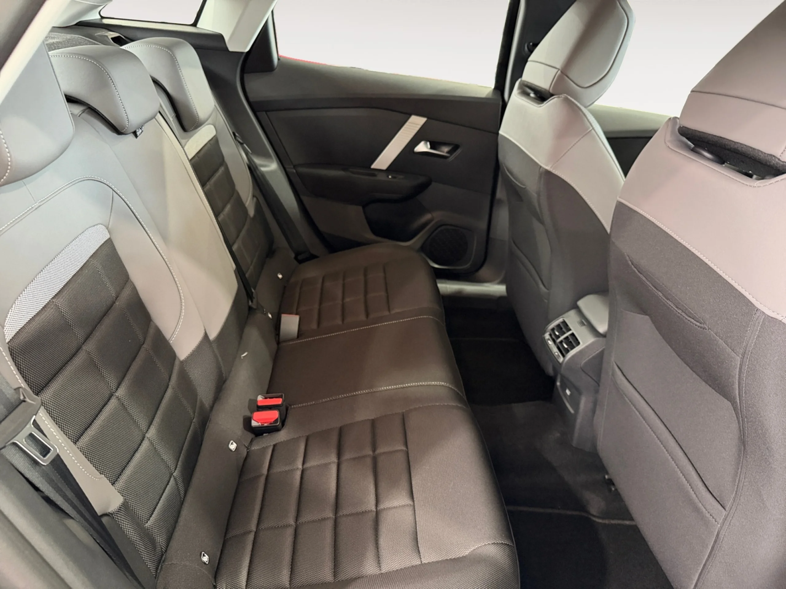 CITROEN C4 NUEVO C4 HYBRID 110 Ë DSC6 PLUS - Foto 6