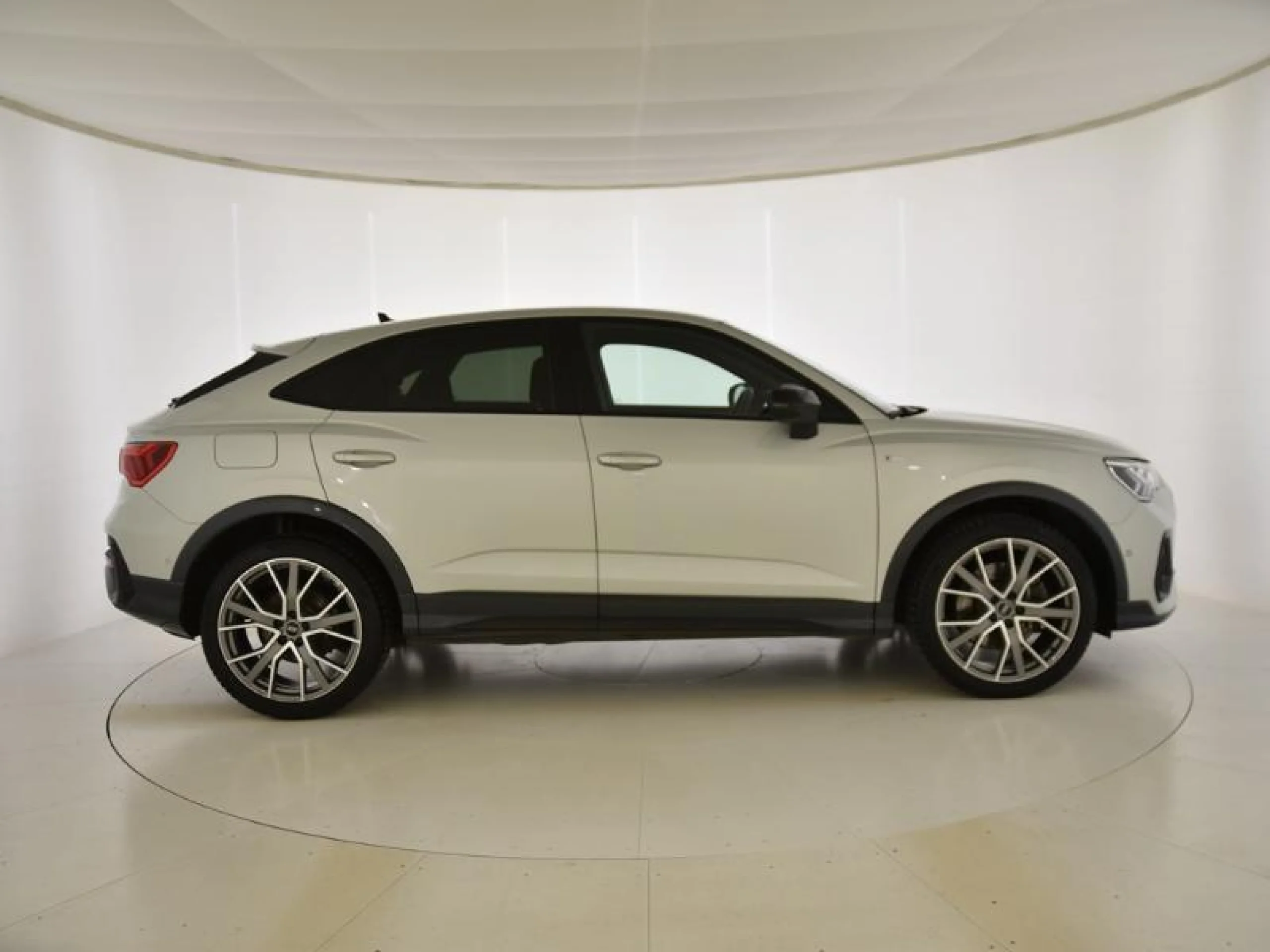 AUDI Q3 SPORTBACK 40 TDI 140KW S TRONIC QUATTRO BLACK LINE - Foto 3