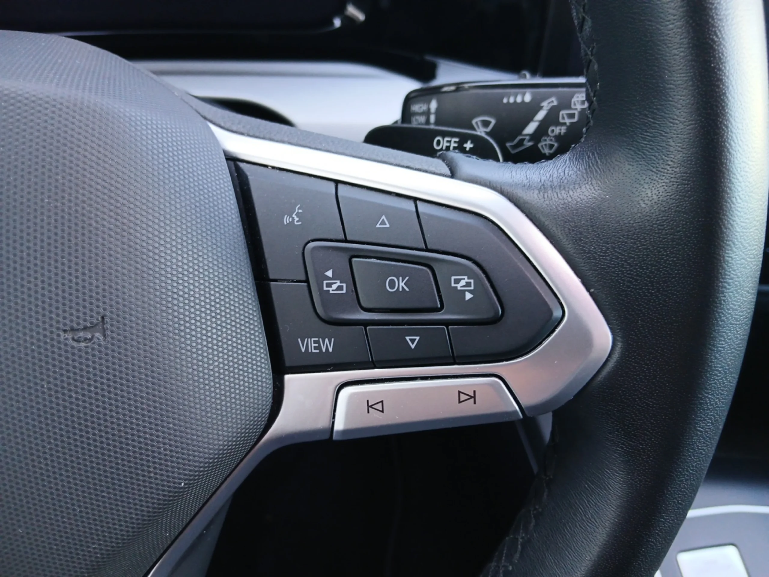 VOLKSWAGEN GOLF LIFE 1.0 ETSI 81KW (110CV) DSG - Foto 9