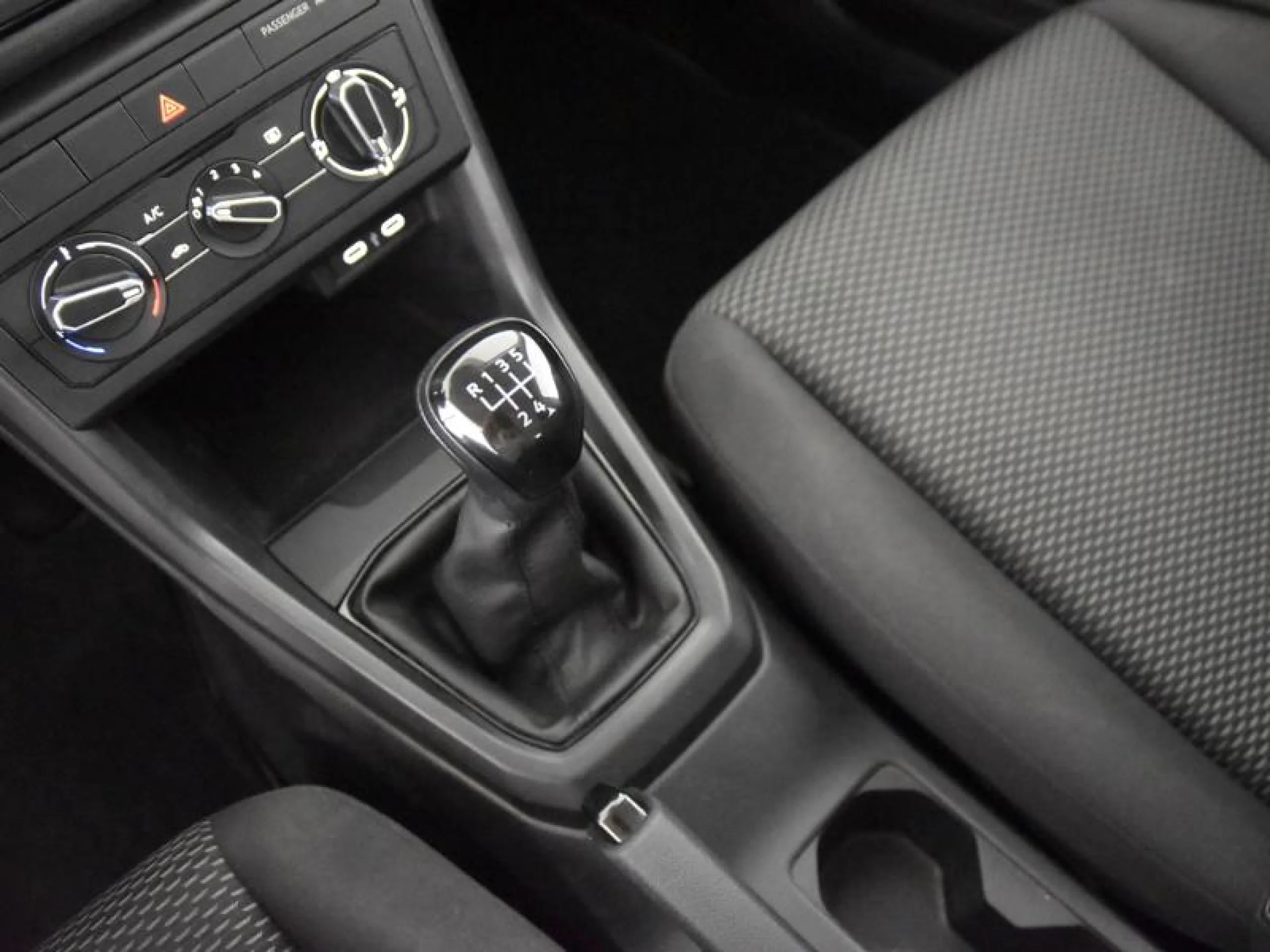 VOLKSWAGEN T CROSS T CROSS 1.0 TSI 70KW (95CV) - Foto 11