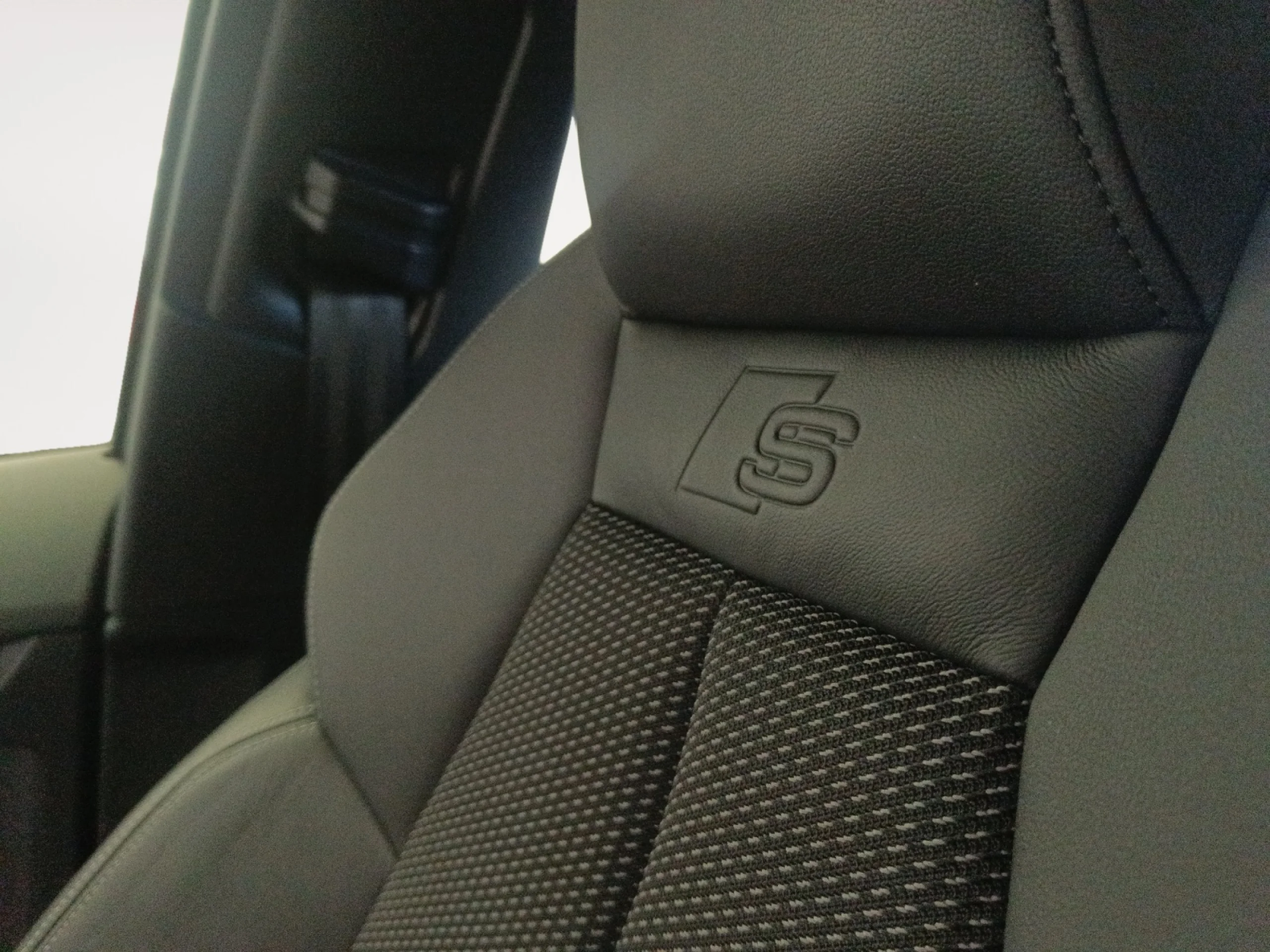 AUDI A3 SPORTBACK GENUINE ED 35 TDI 110KW S TRON - Foto 14