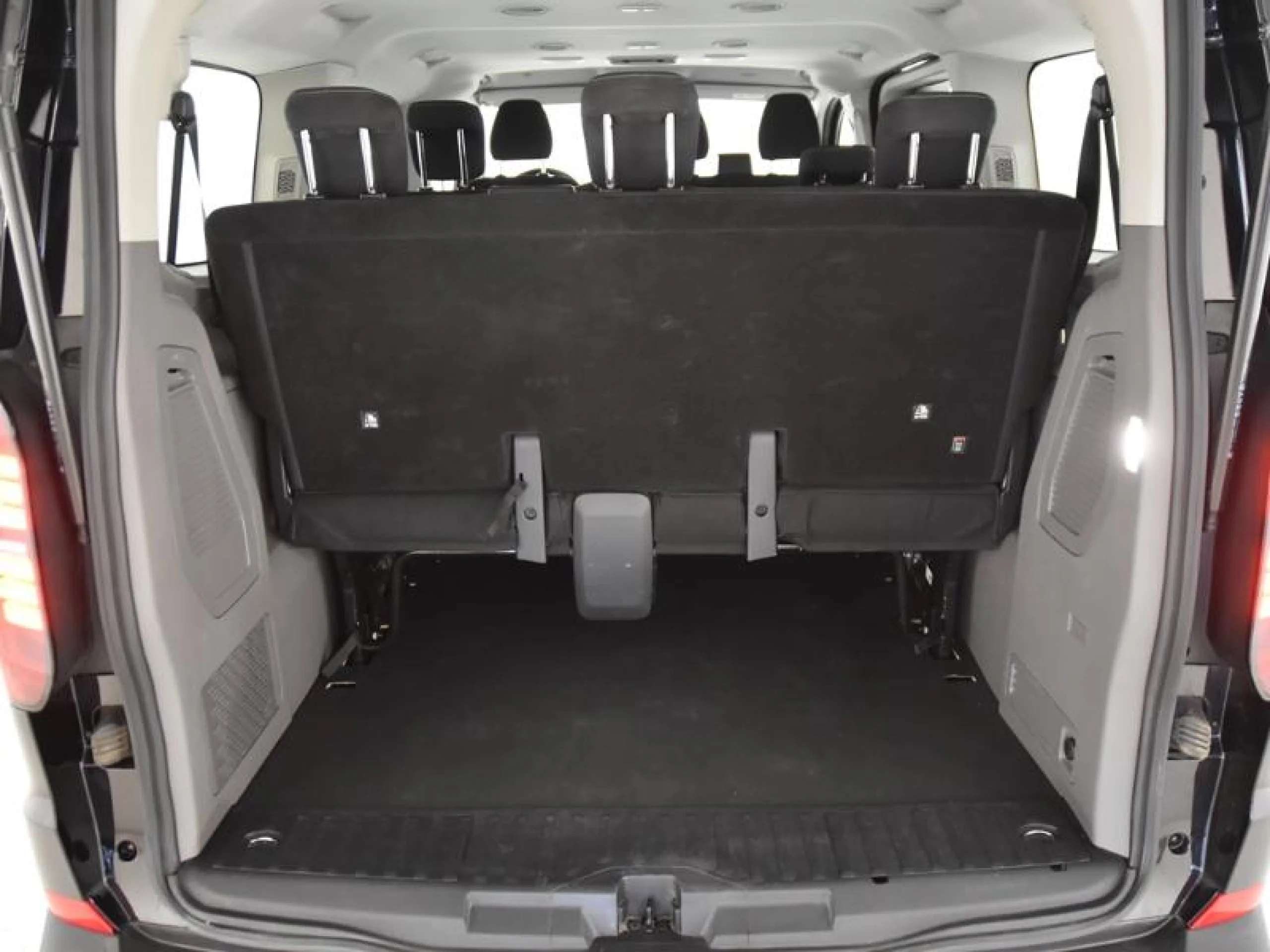 VOLKSWAGEN CARAVELLE CORTA 2.0 TDI 110 KW (150 CV) AUT 8 VEL - Foto 7