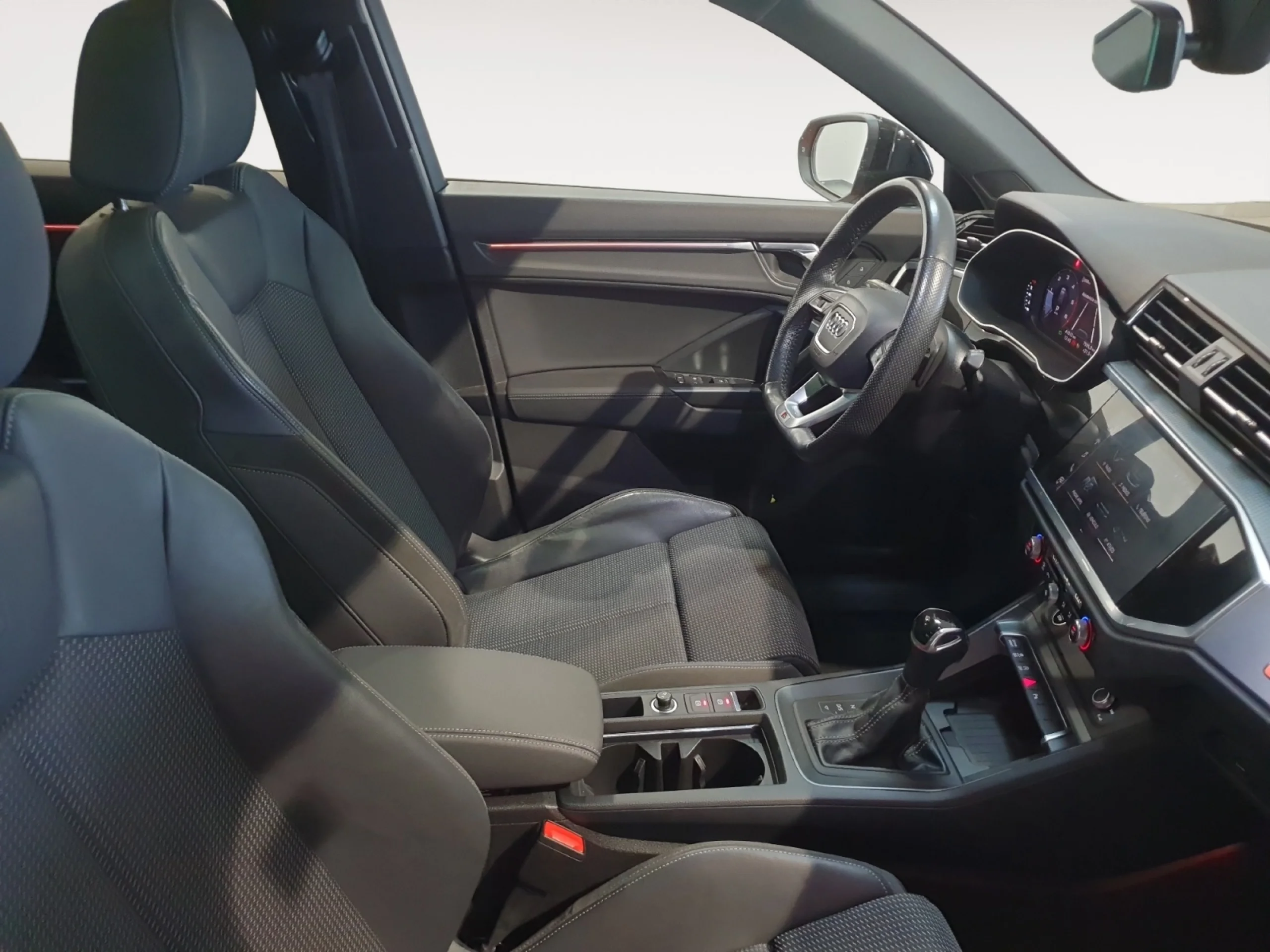 AUDI Q3 BLACK LINE 35 TDI 110KW (150CV) S TRONIC - Foto 7