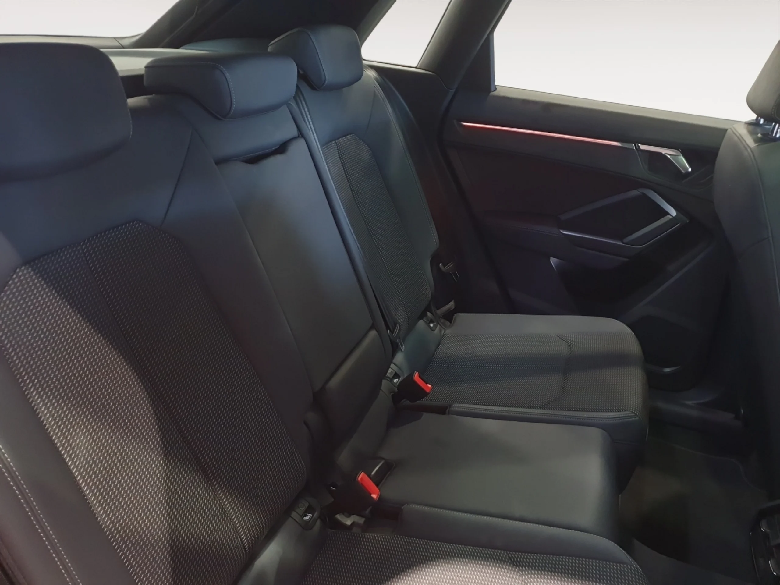 AUDI Q3 BLACK LINE 35 TDI 110KW (150CV) S TRONIC - Foto 8