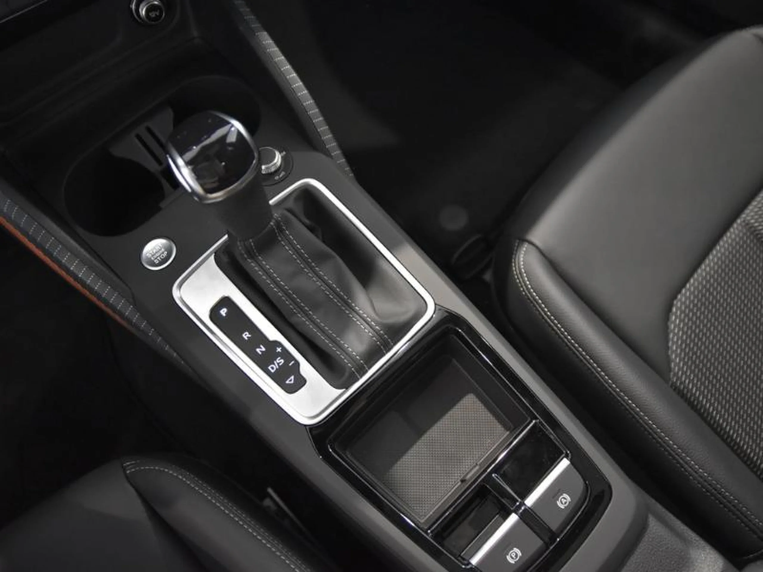 AUDI Q2 ADRENALIN 35 TDI 110KW (150CV) S TRONIC - Foto 12