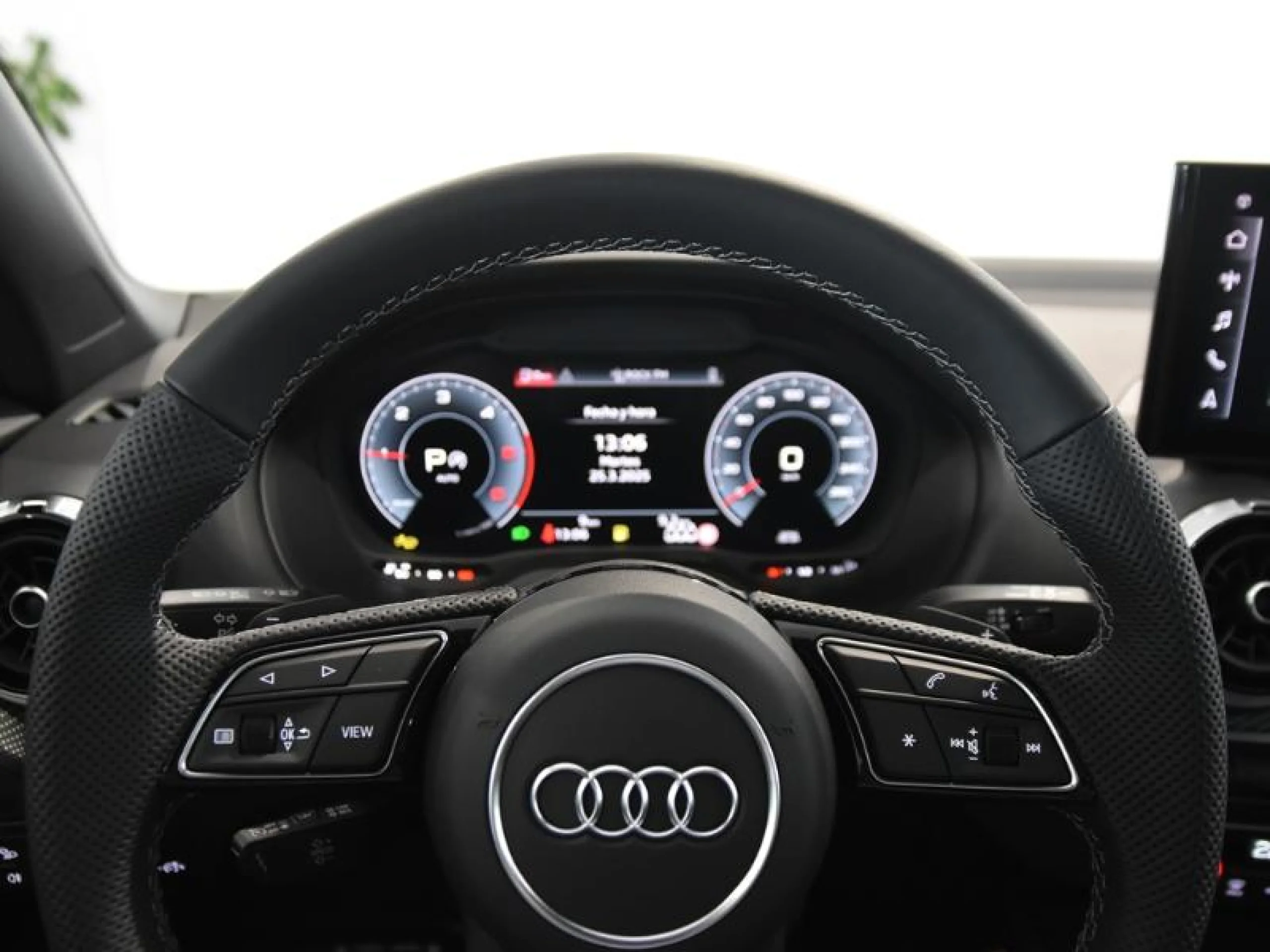 AUDI Q2 ADRENALIN 35 TDI 110KW (150CV) S TRONIC - Foto 16