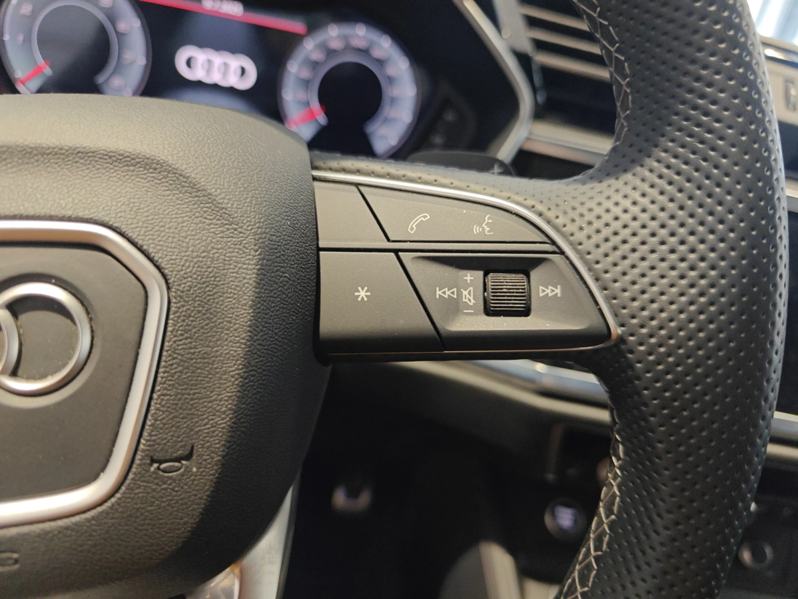 AUDI Q3 S LINE 35 TFSI 110KW (150CV) S TRONIC - Foto 13