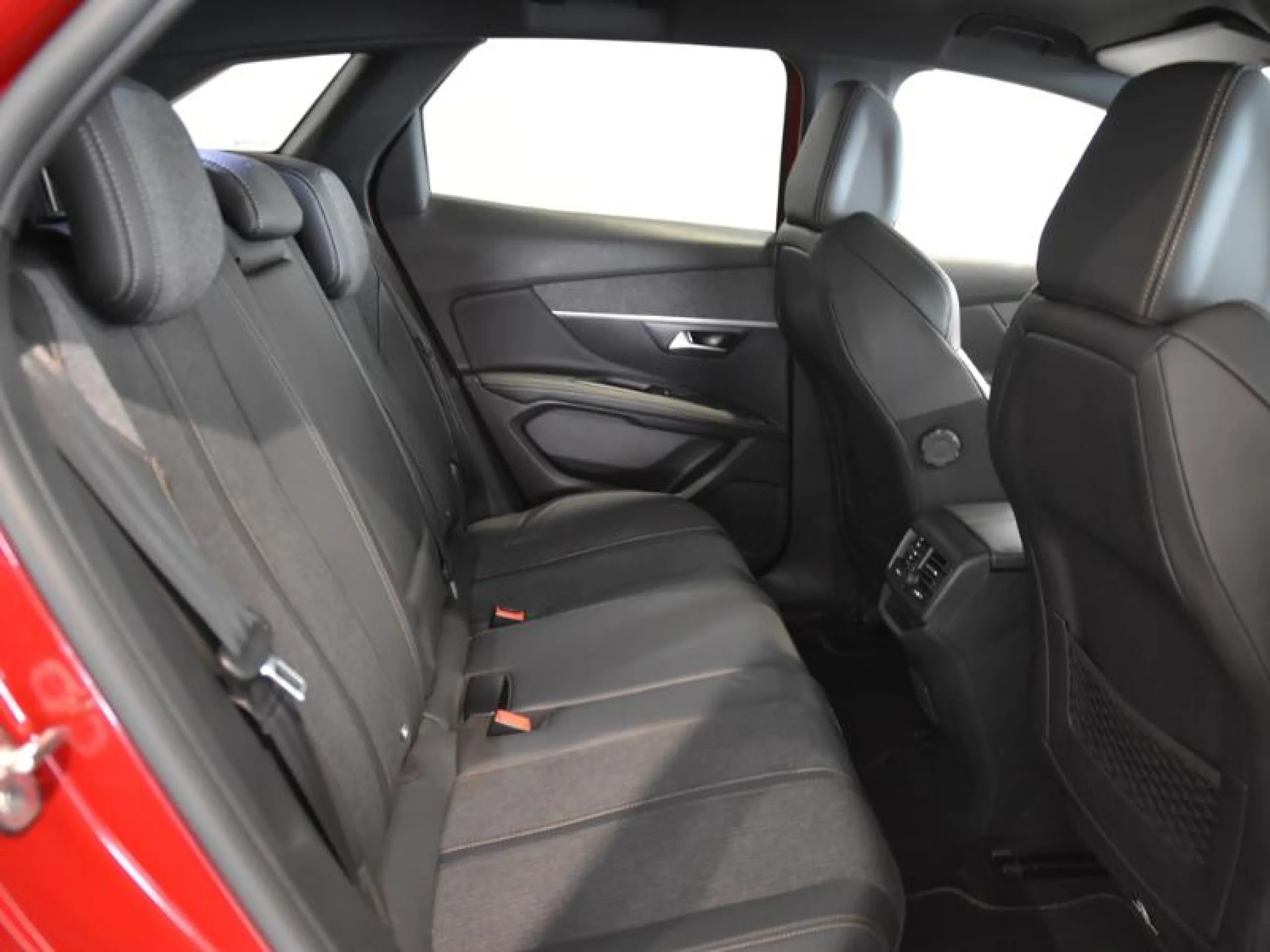 PEUGEOT 3008 1.5L BLUEHDI 96KW (130CV) S&S GT LINE - Foto 6