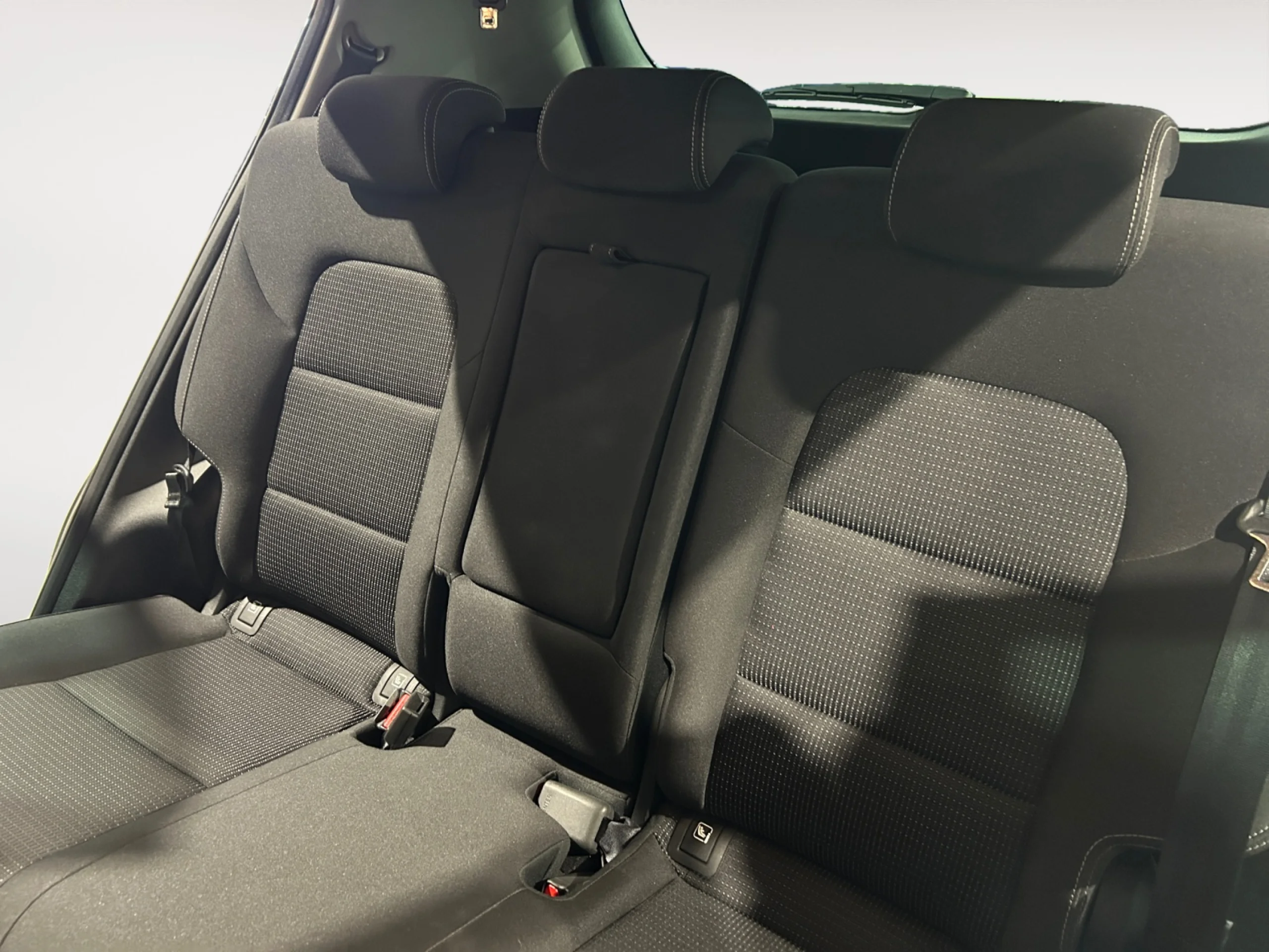 KIA SPORTAGE 1.6 MHEV DRIVE 100KW (136CV) 4X2 - Foto 6