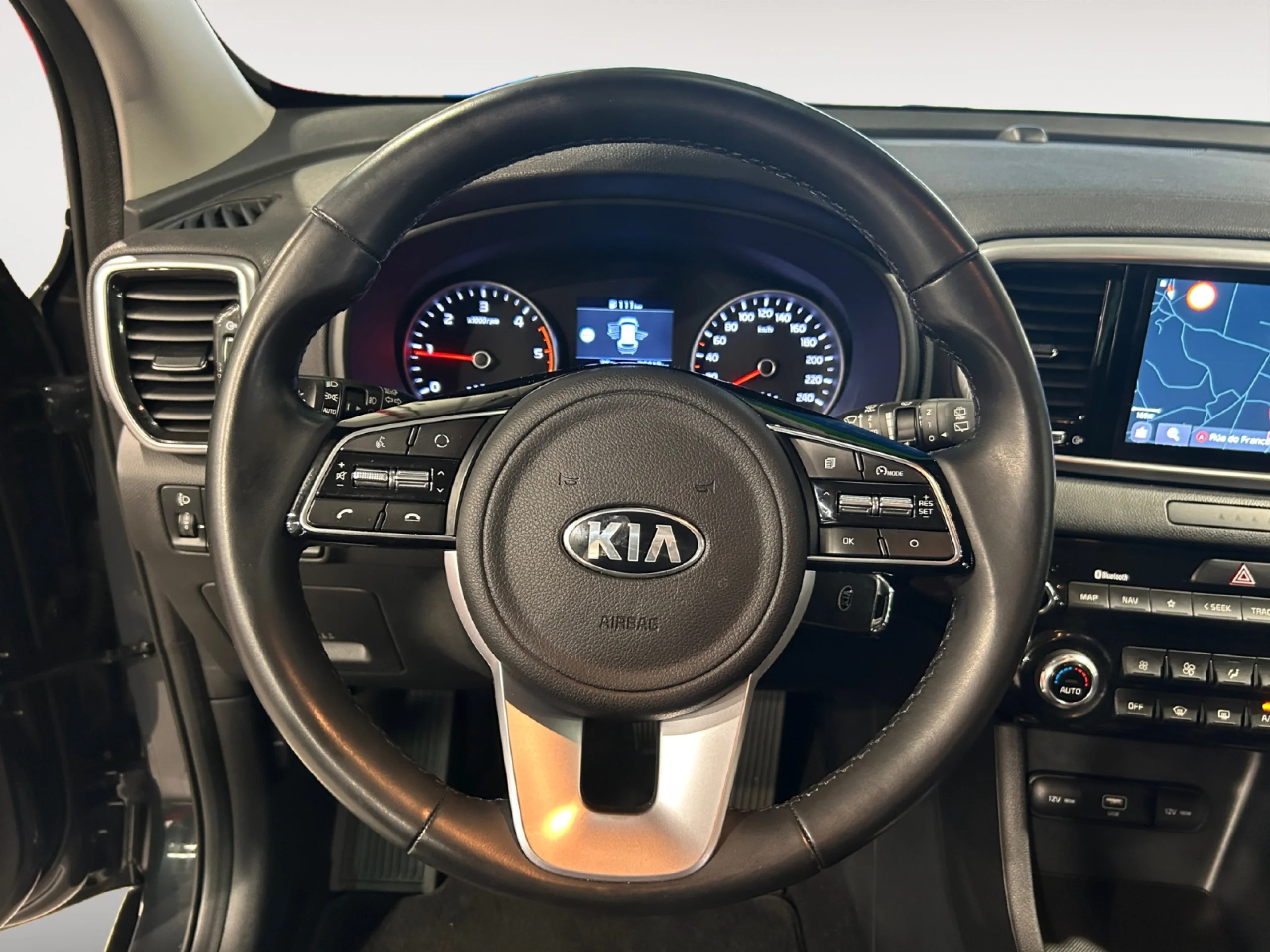 KIA SPORTAGE 1.6 MHEV DRIVE 100KW (136CV) 4X2 - Foto 11