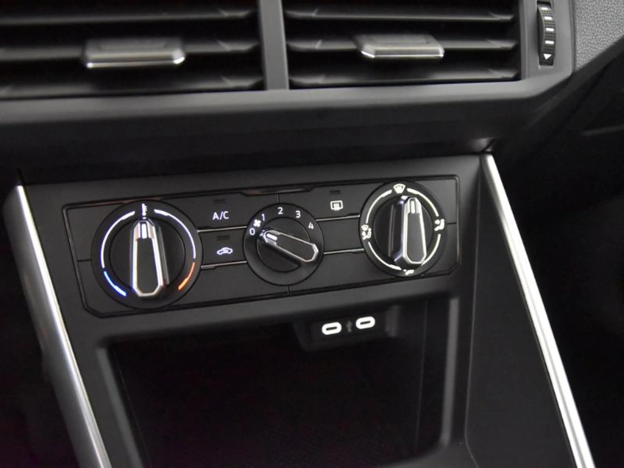 VOLKSWAGEN POLO POLO M S 1.0 TSI 70 KW (95 CV)  5 VEL. - Foto 11