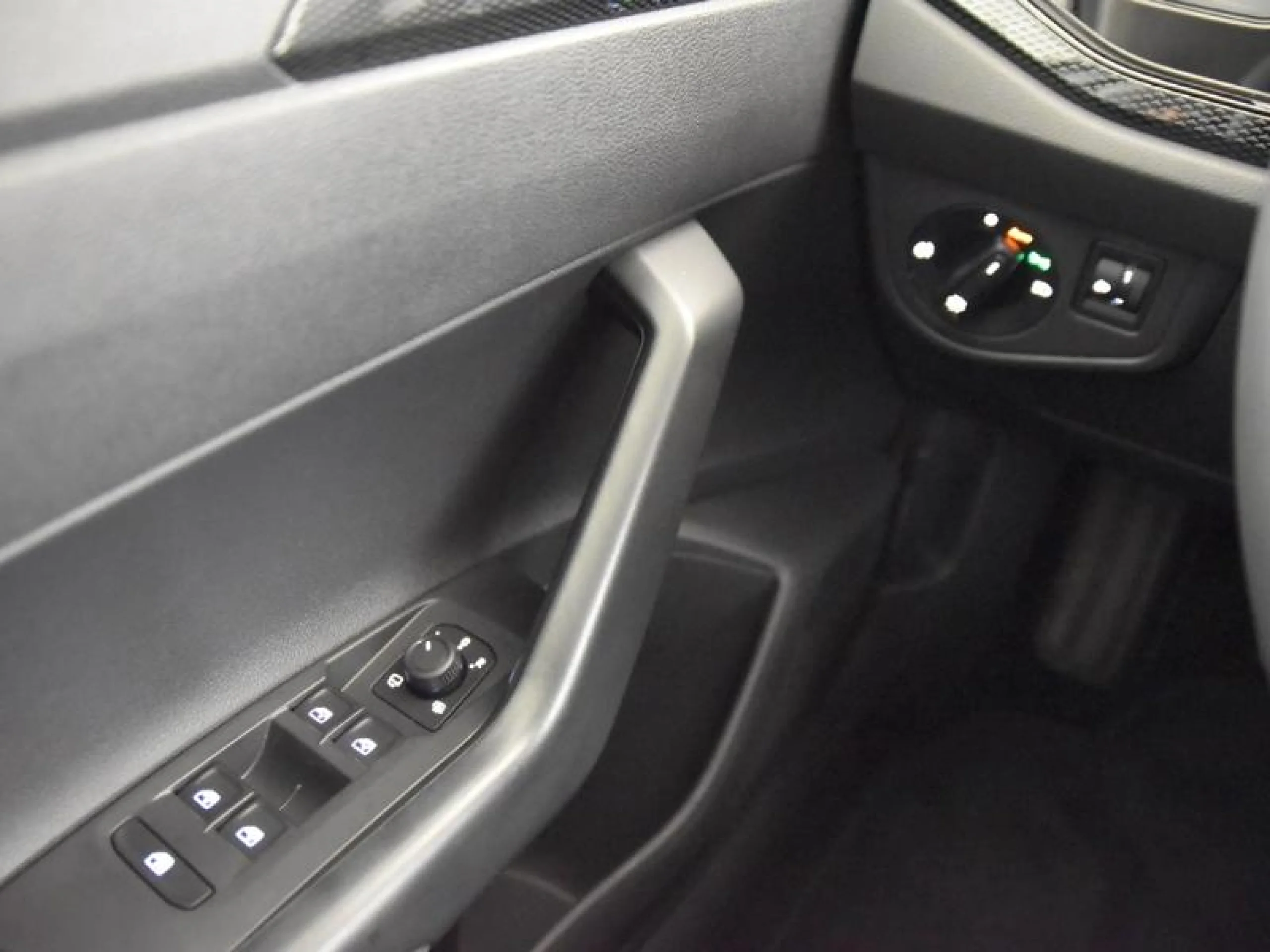 VOLKSWAGEN POLO POLO M S 1.0 TSI 70 KW (95 CV)  5 VEL. - Foto 16