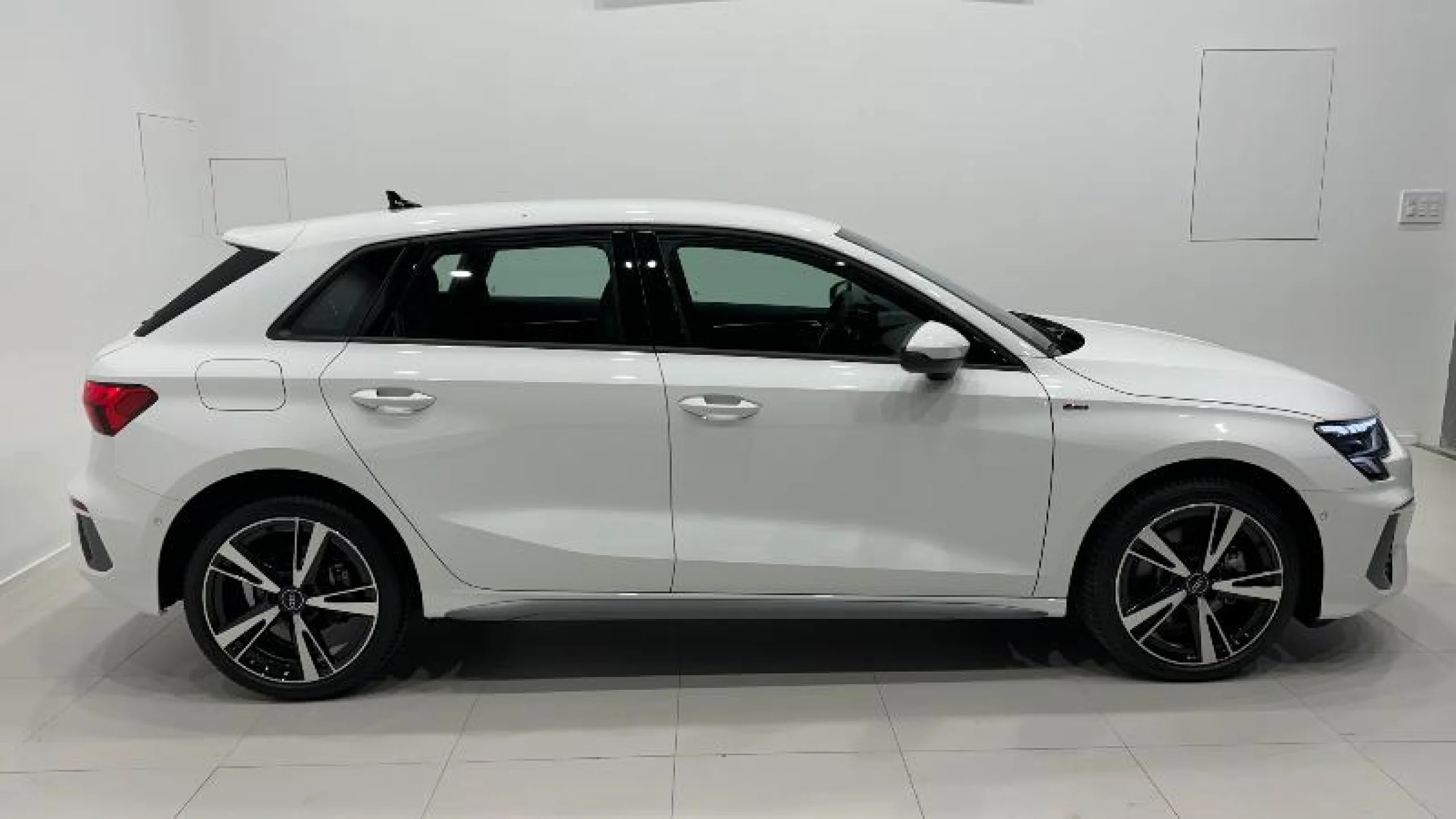 AUDI A3 SPORTBACK S LINE 40 TFSI E 150KW S TRON - Foto 3