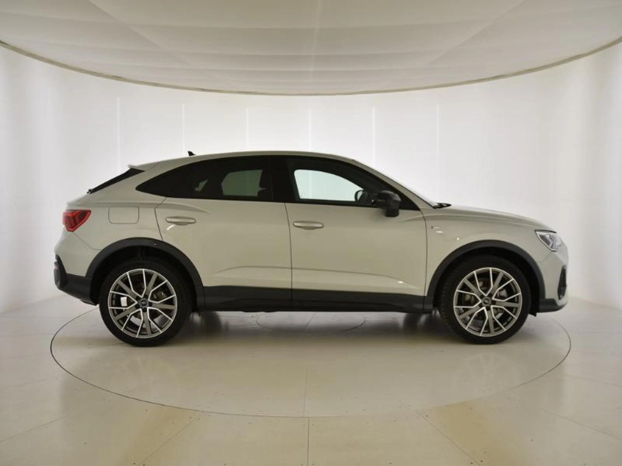 AUDI Q3 SPORTBACK 40 TDI 147KW S TRONIC QUATTRO BLACK LINE - Foto 3