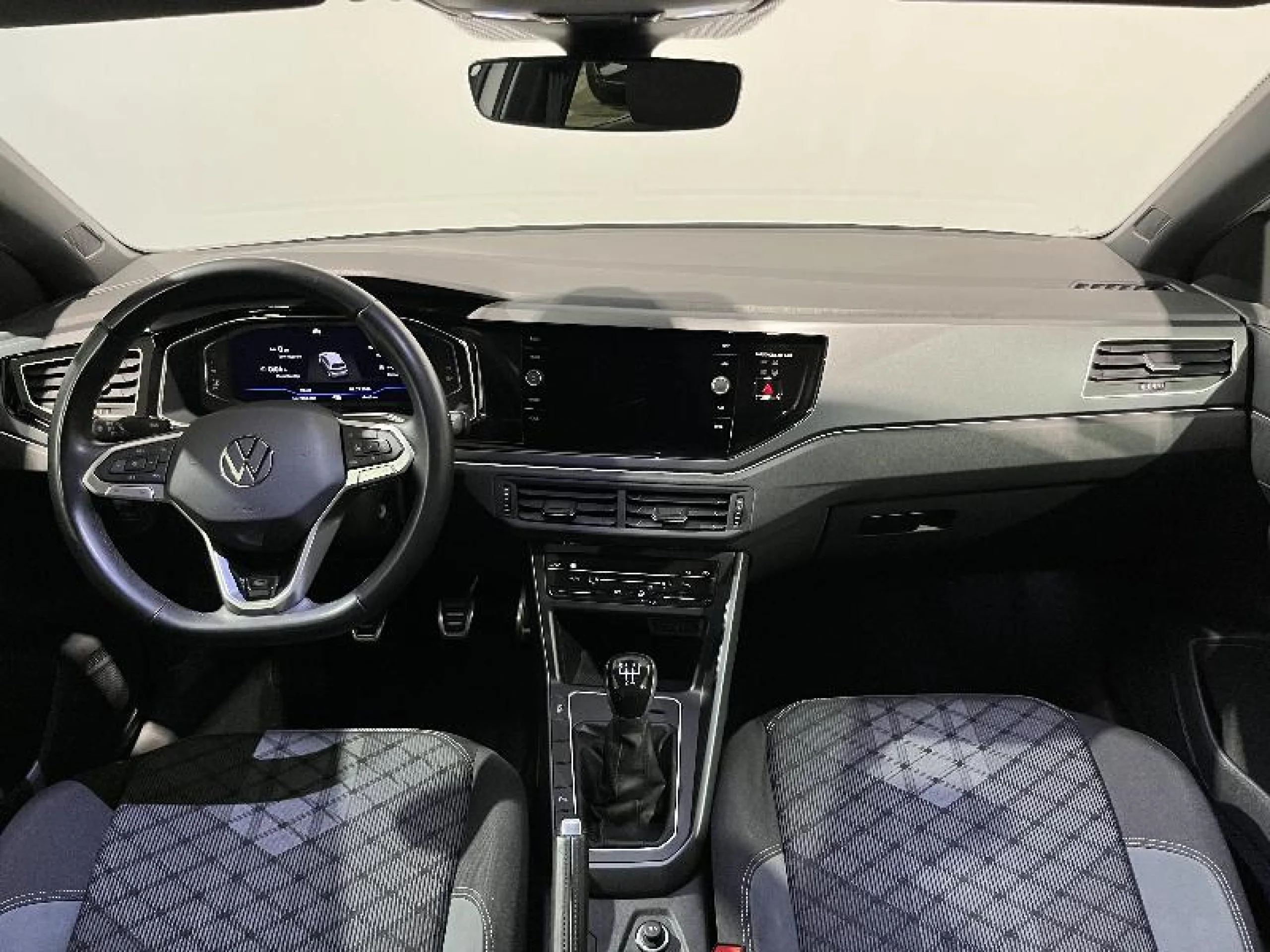 VOLKSWAGEN POLO R LINE 1.0 TSI 70KW (95CV) - Foto 4